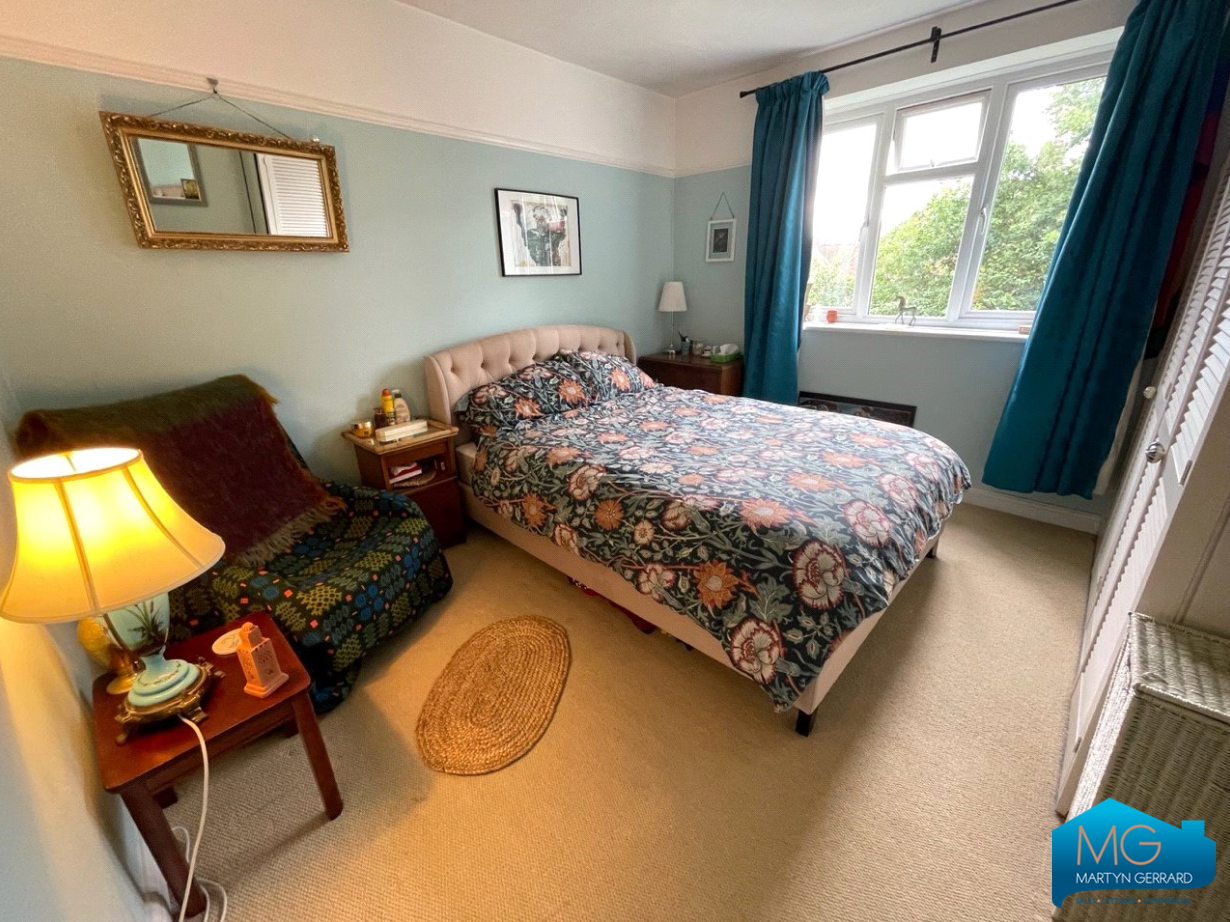 2 bedroom Apartment to rent - Martyn Gerrard
