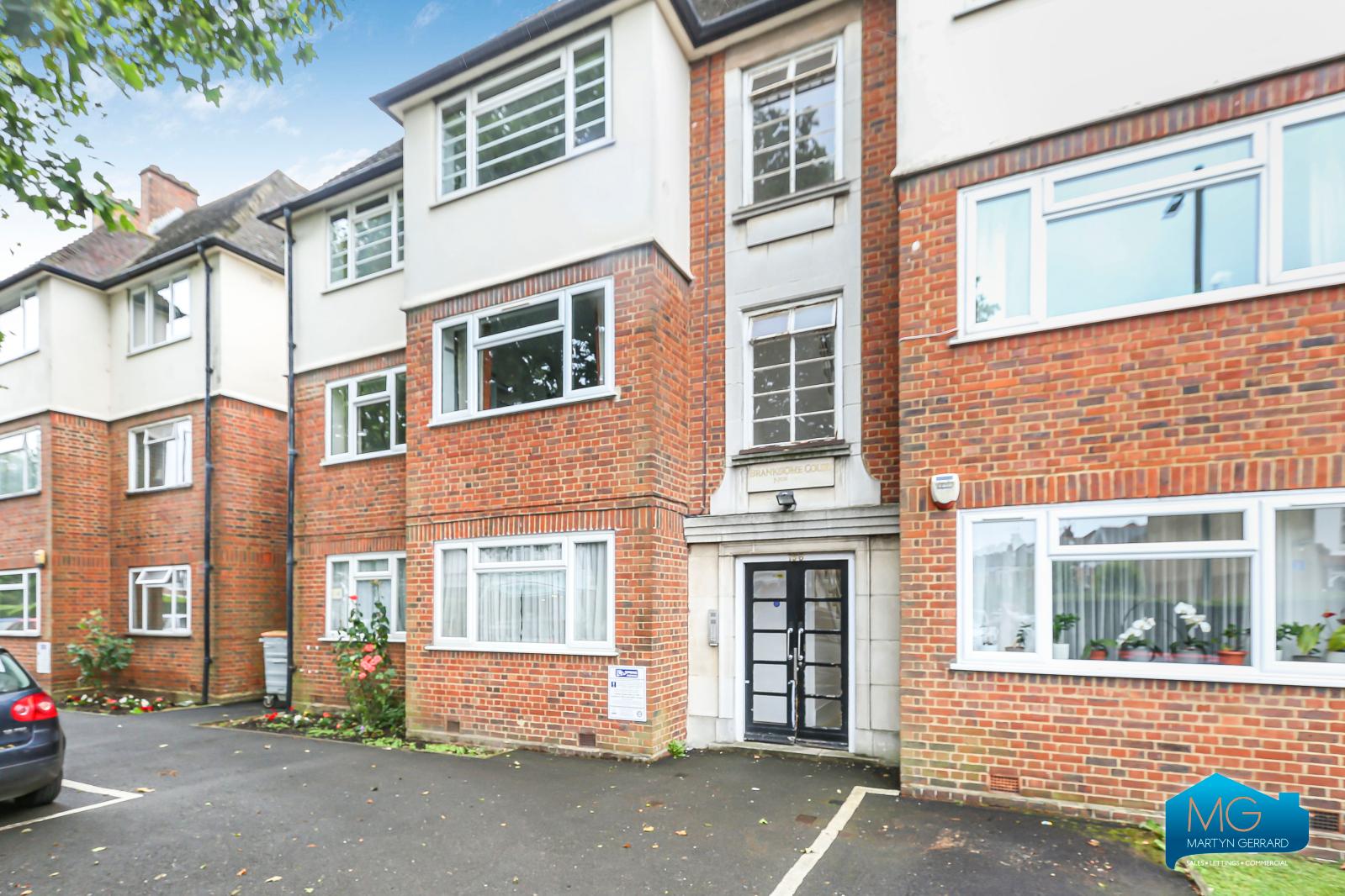2 bedroom Apartment to rent - Martyn Gerrard