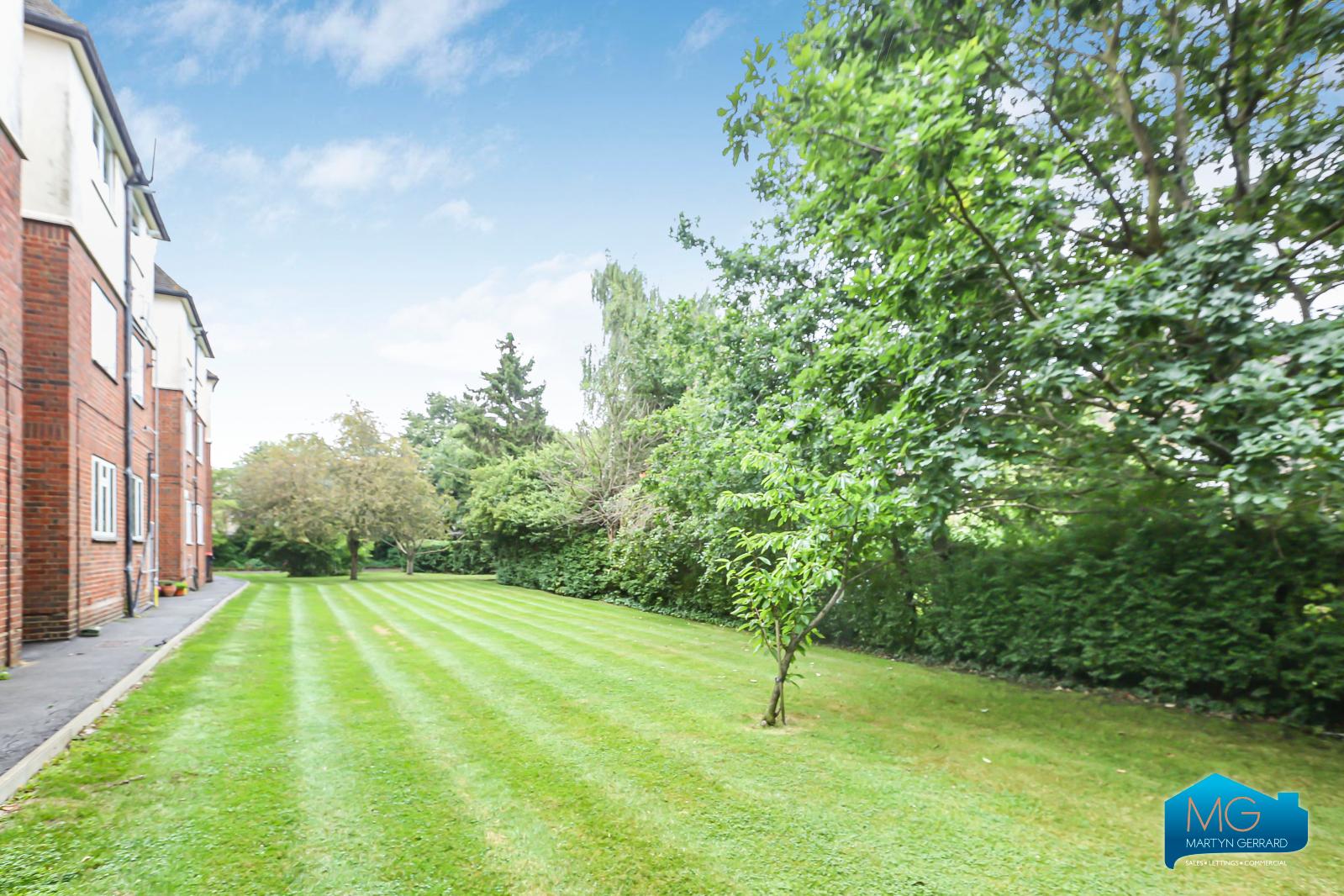 2 bedroom Apartment to rent - Martyn Gerrard