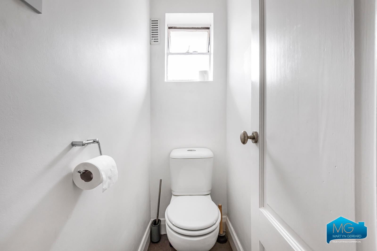 3 bedroom Semi-Detached House to rent - Martyn Gerrard