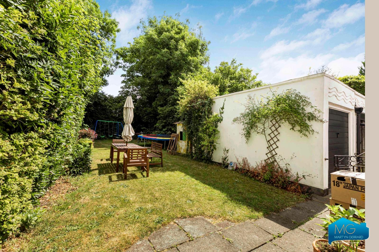 3 bedroom Semi-Detached House to rent - Martyn Gerrard