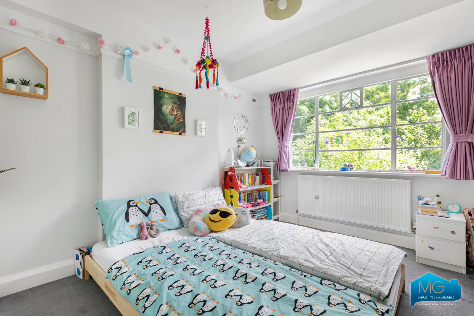 3 bedroom Semi-Detached House to rent - Martyn Gerrard