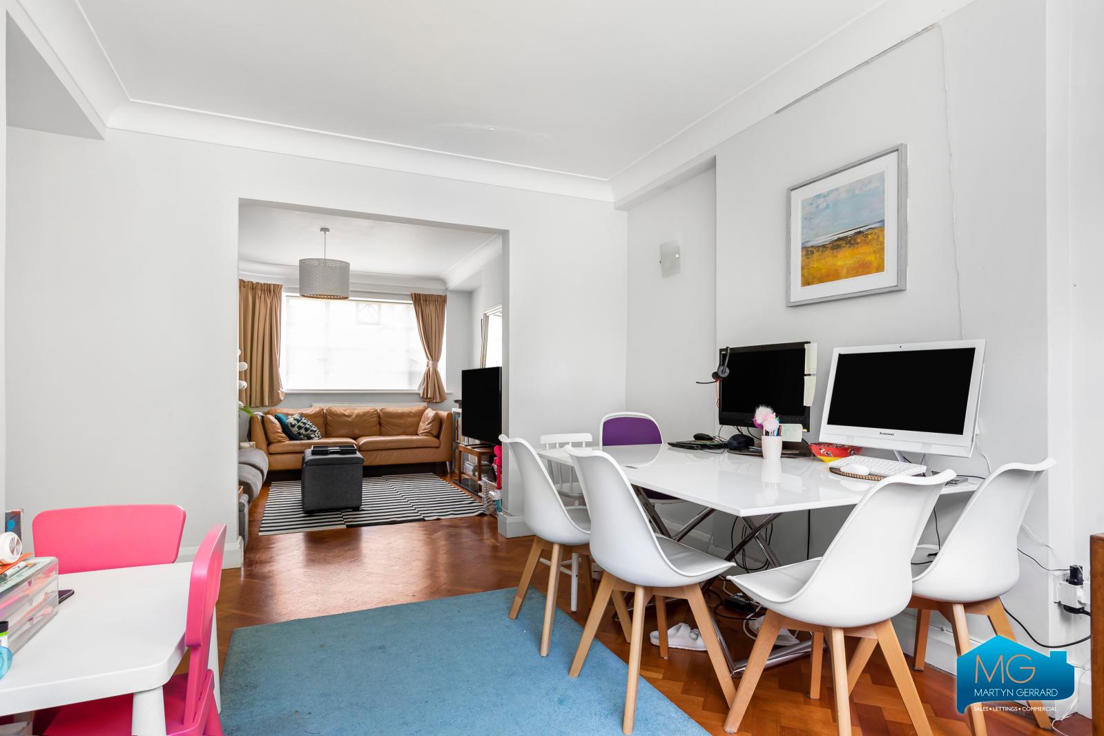 3 bedroom Semi-Detached House to rent - Martyn Gerrard