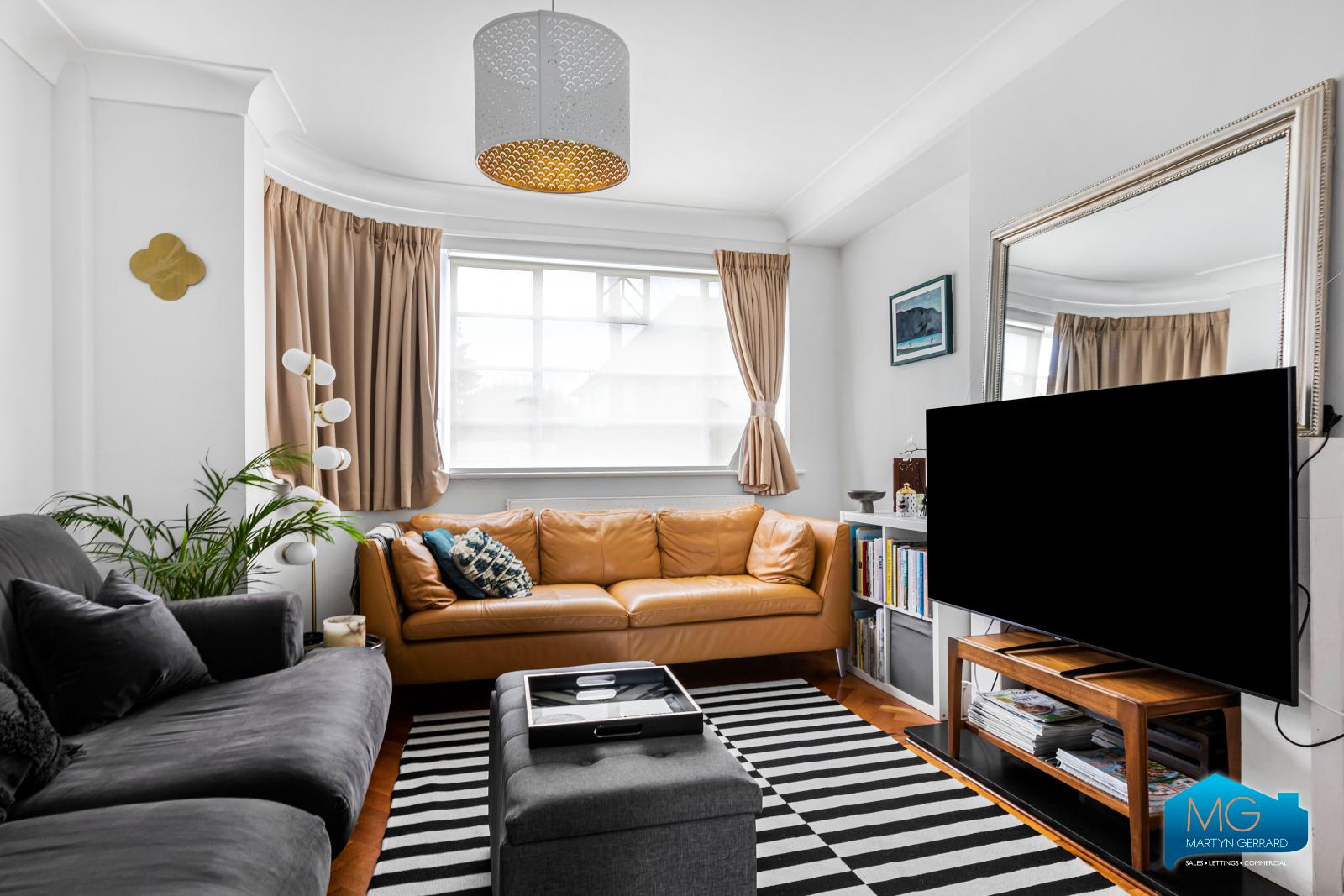3 bedroom Semi-Detached House to rent - Martyn Gerrard