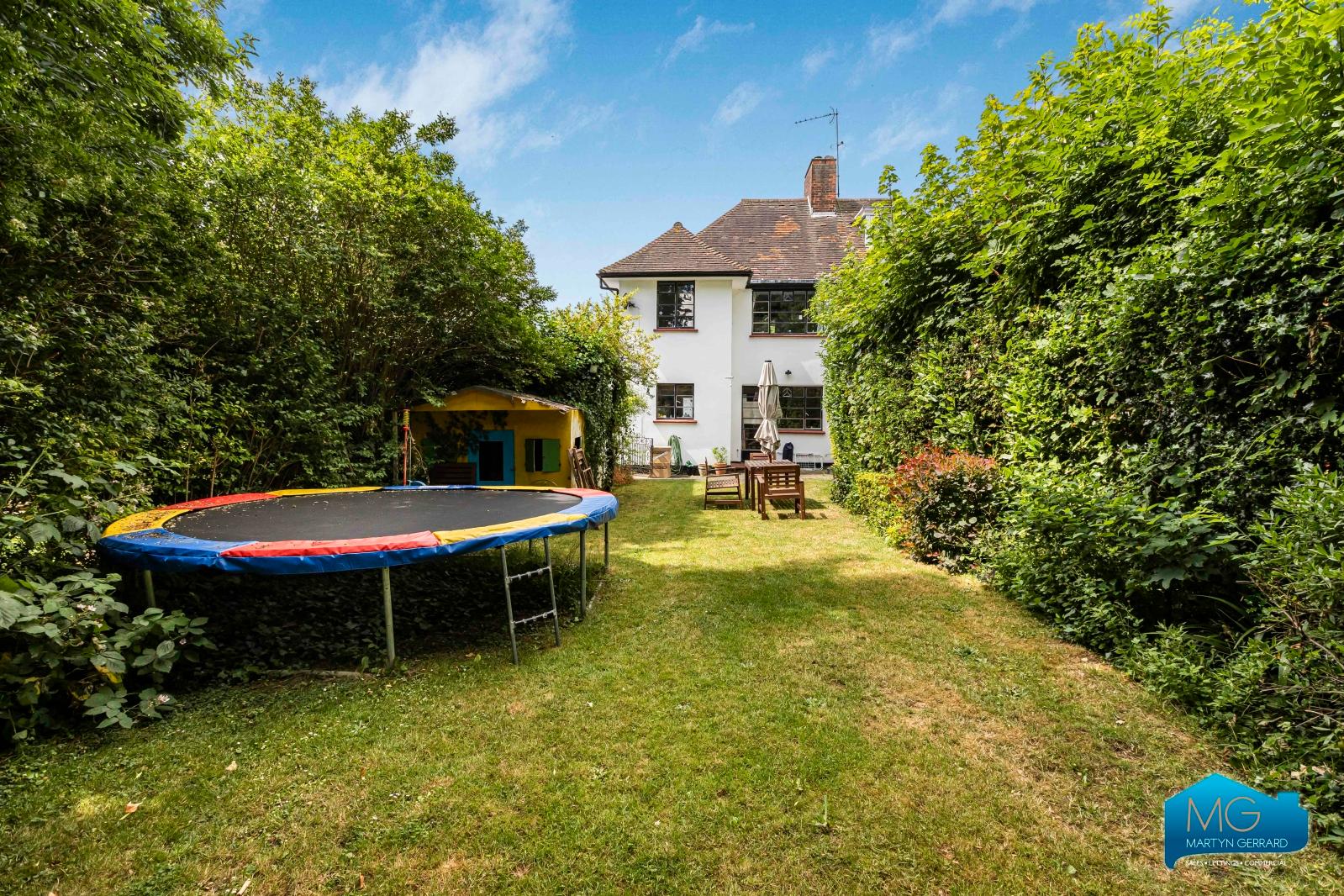 3 bedroom Semi-Detached House to rent - Martyn Gerrard