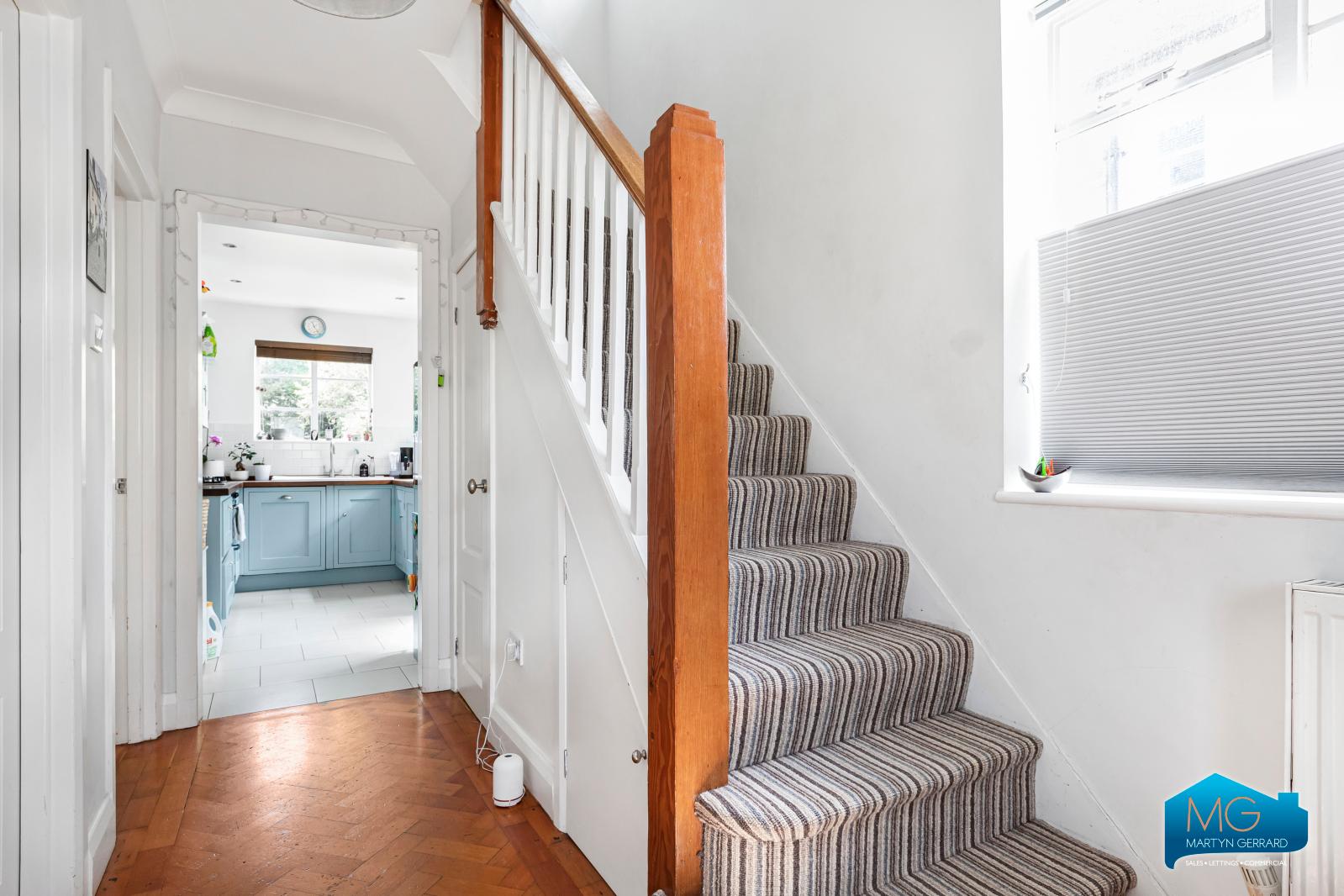 3 bedroom Semi-Detached House to rent - Martyn Gerrard