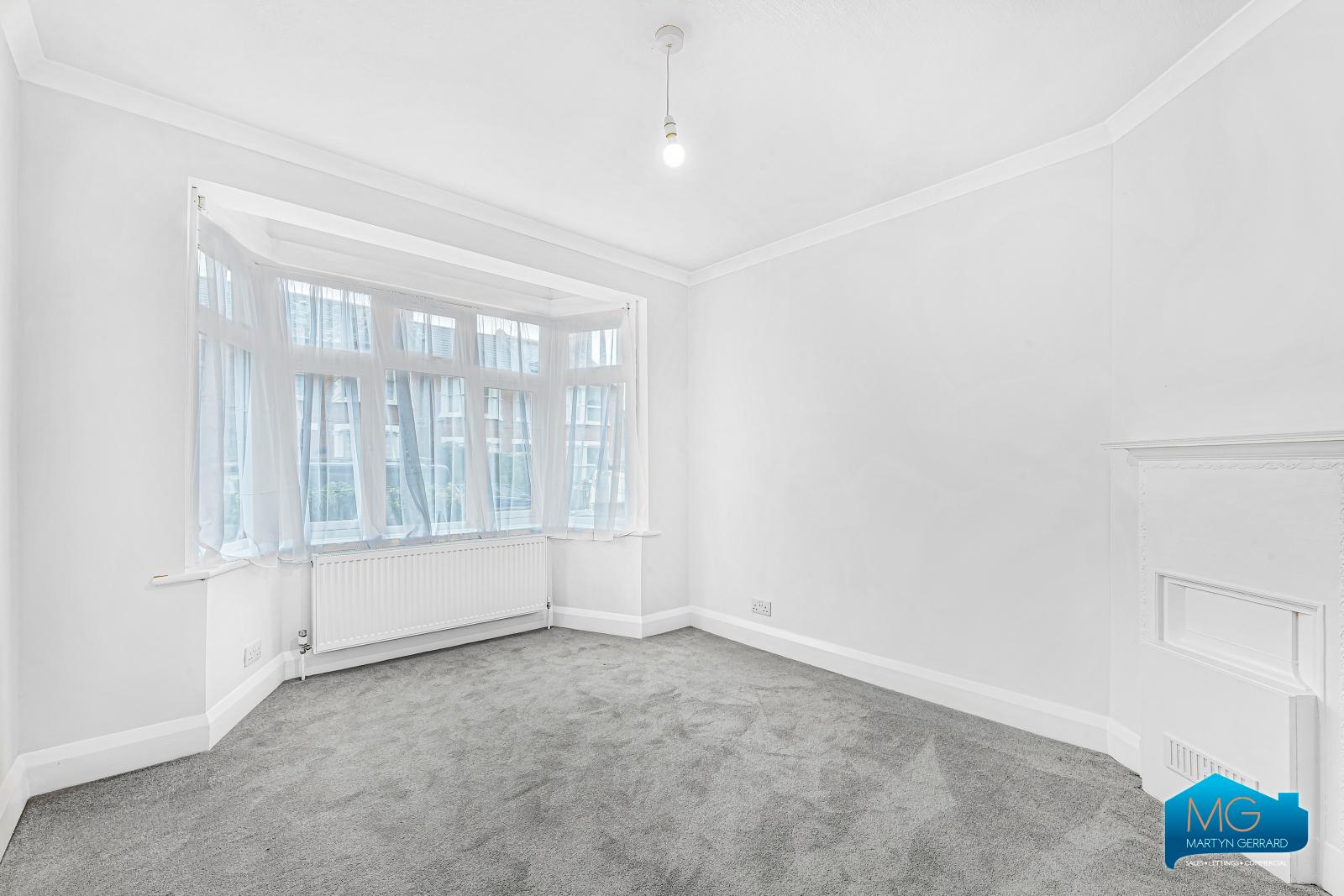 3 bedroom Ground Floor Flat to rent - Martyn Gerrard