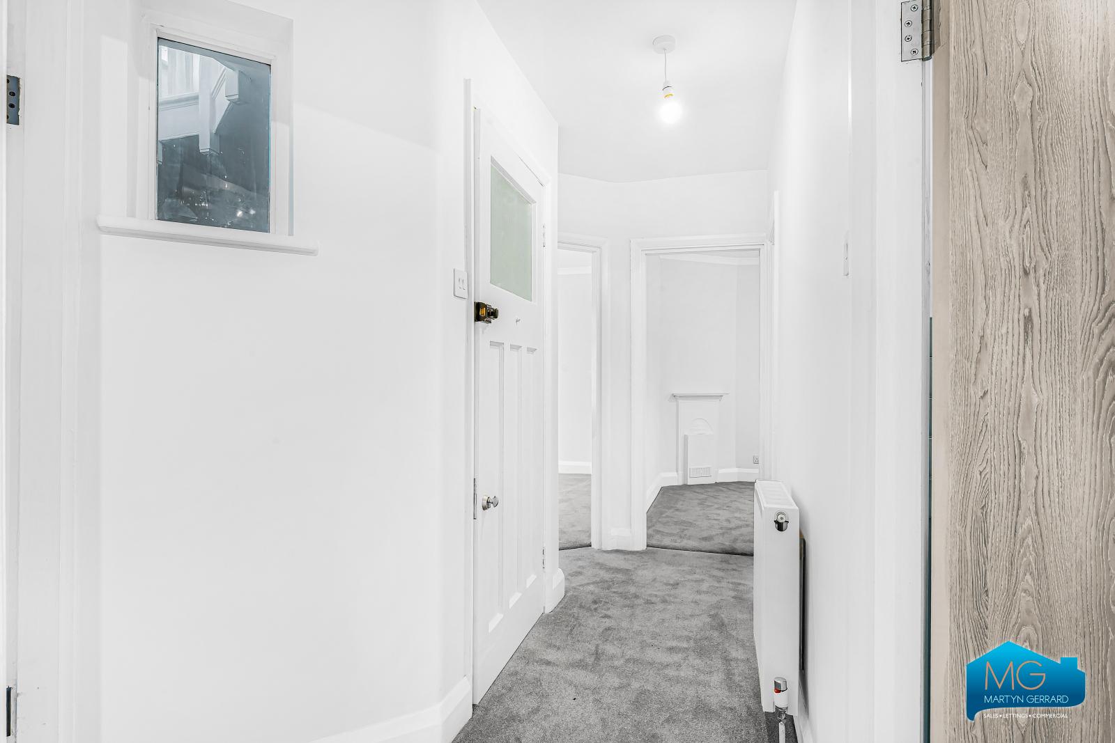 3 bedroom Ground Floor Flat to rent - Martyn Gerrard