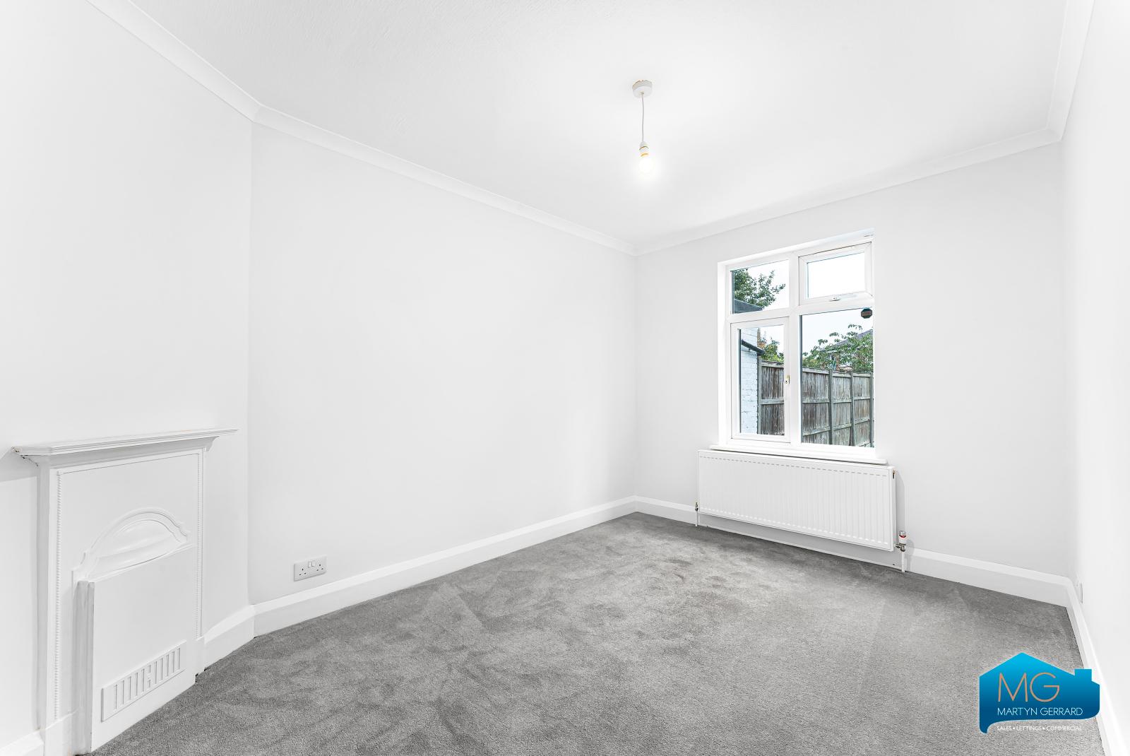 3 bedroom Ground Floor Flat to rent - Martyn Gerrard