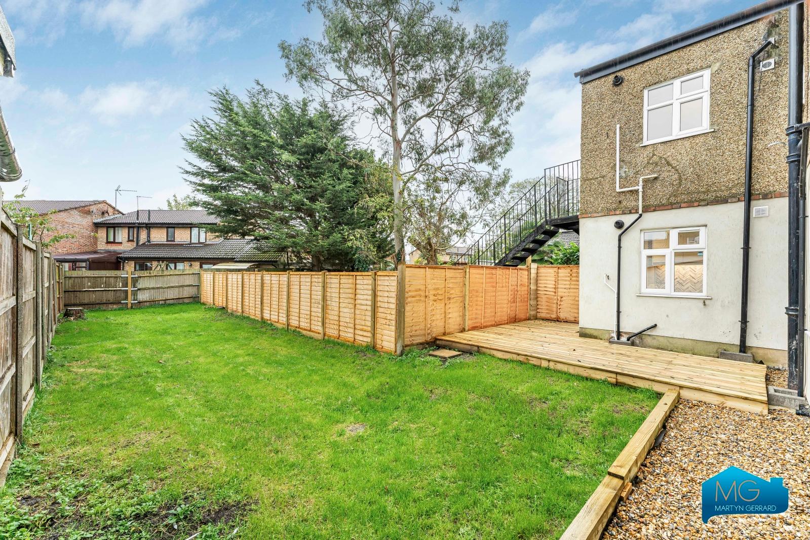 3 bedroom Ground Floor Flat to rent - Martyn Gerrard