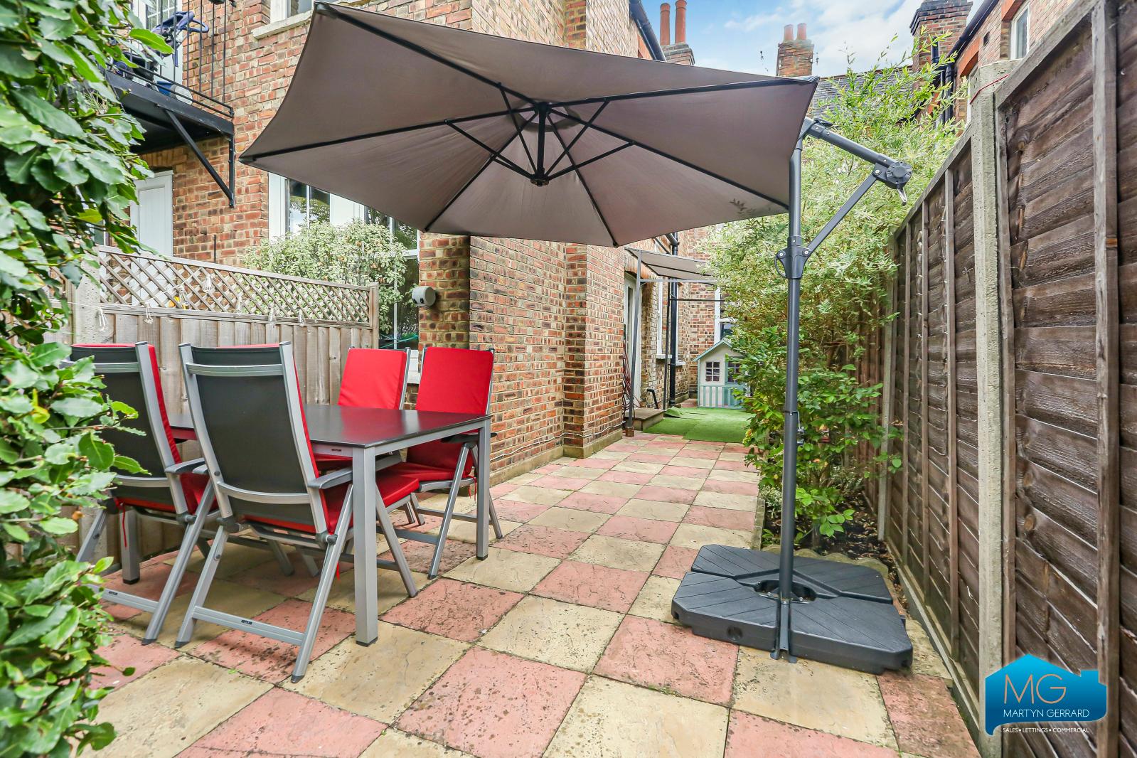 2 bedroom Ground Floor Flat to rent - Martyn Gerrard