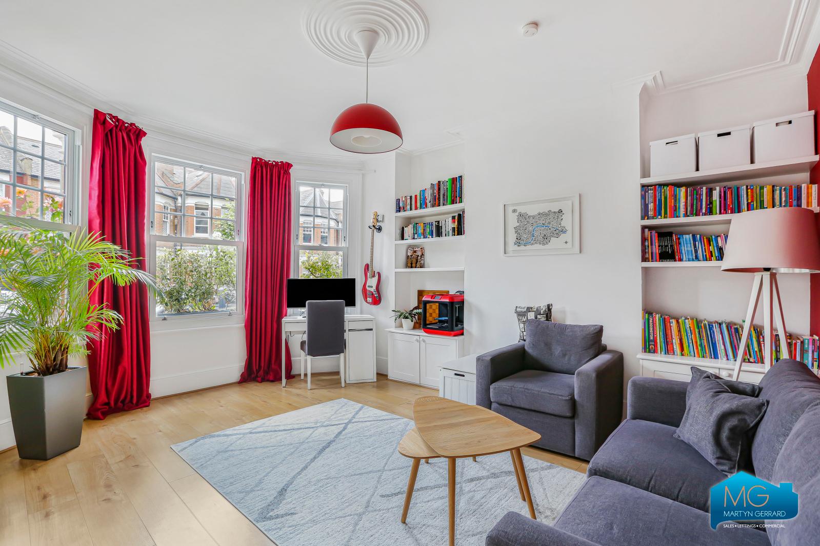 2 bedroom Ground Floor Flat to rent - Martyn Gerrard