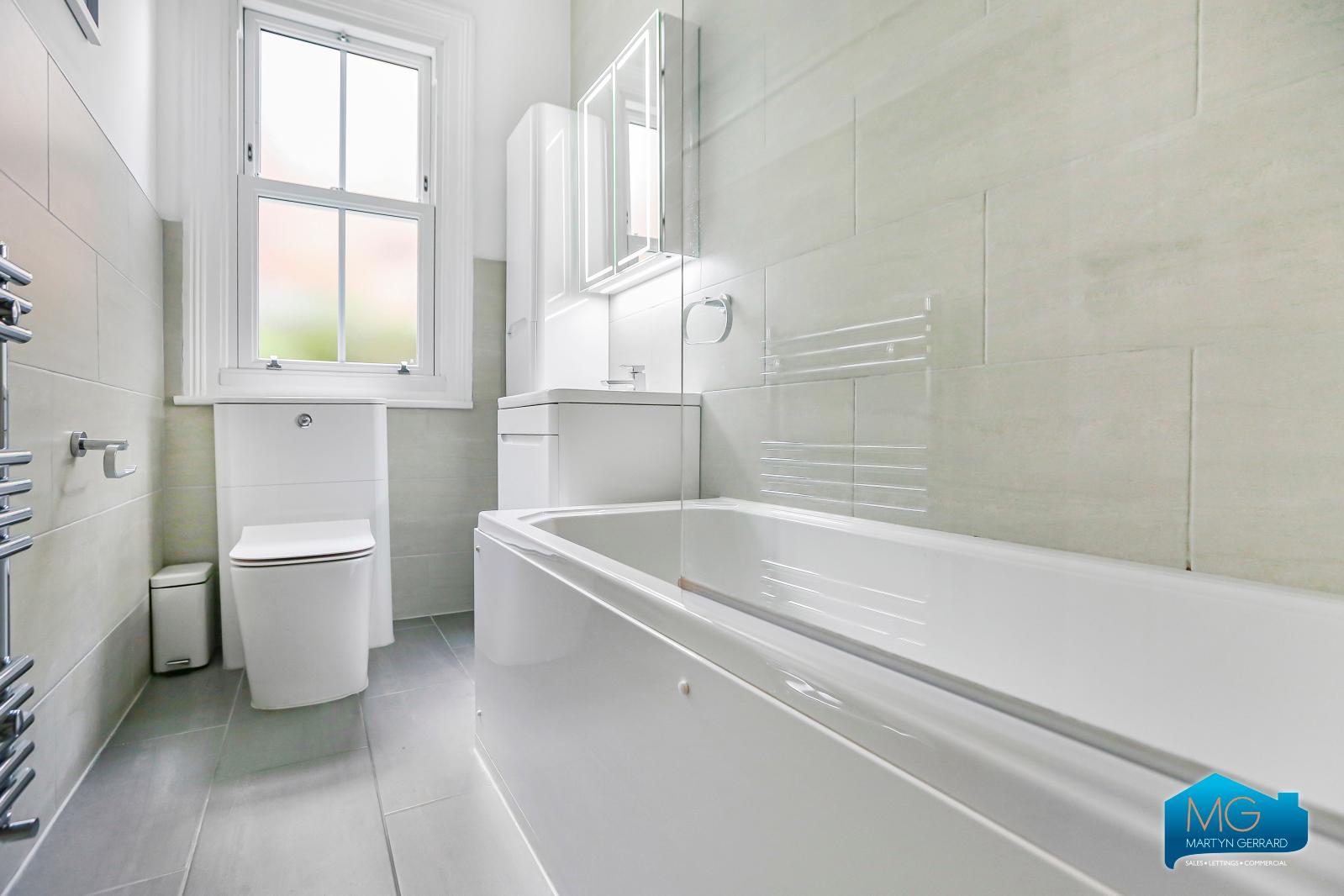 2 bedroom Ground Floor Flat to rent - Martyn Gerrard