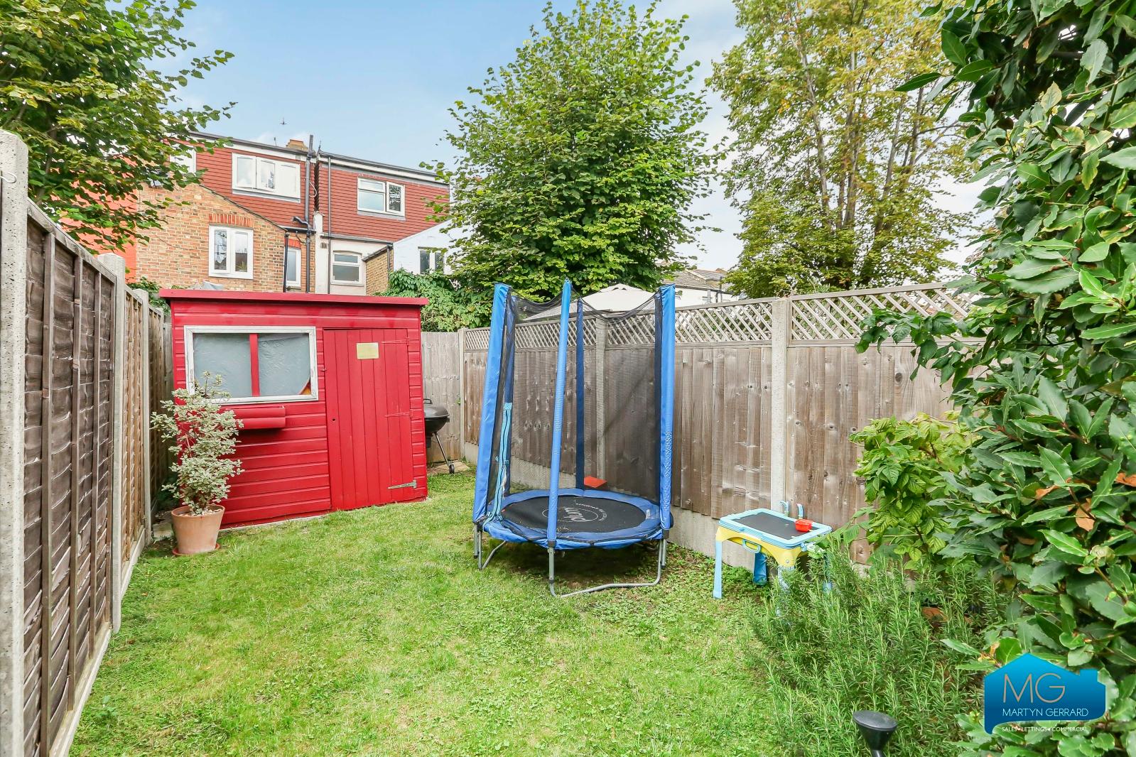 2 bedroom Ground Floor Flat to rent - Martyn Gerrard