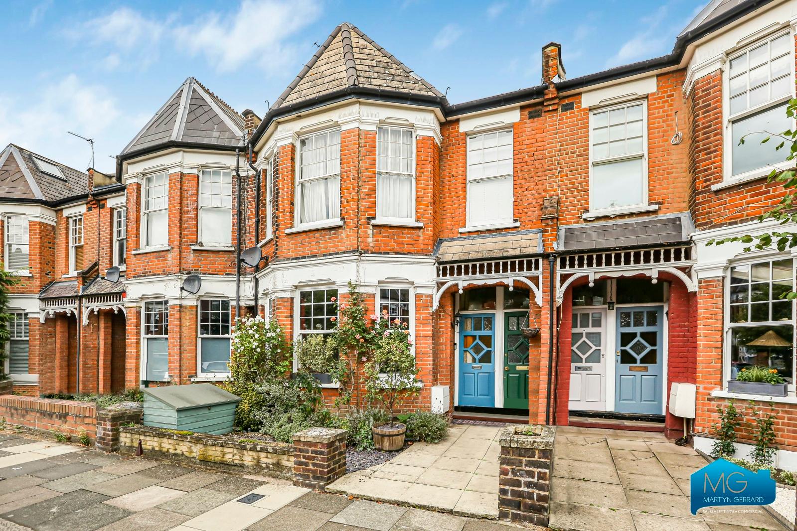 2 bedroom Ground Floor Flat to rent - Martyn Gerrard