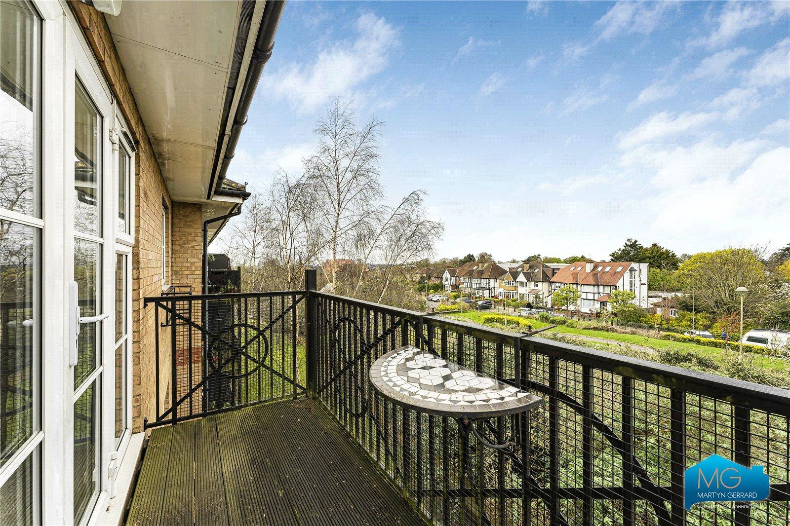 2 bedroom Apartment to rent - Martyn Gerrard