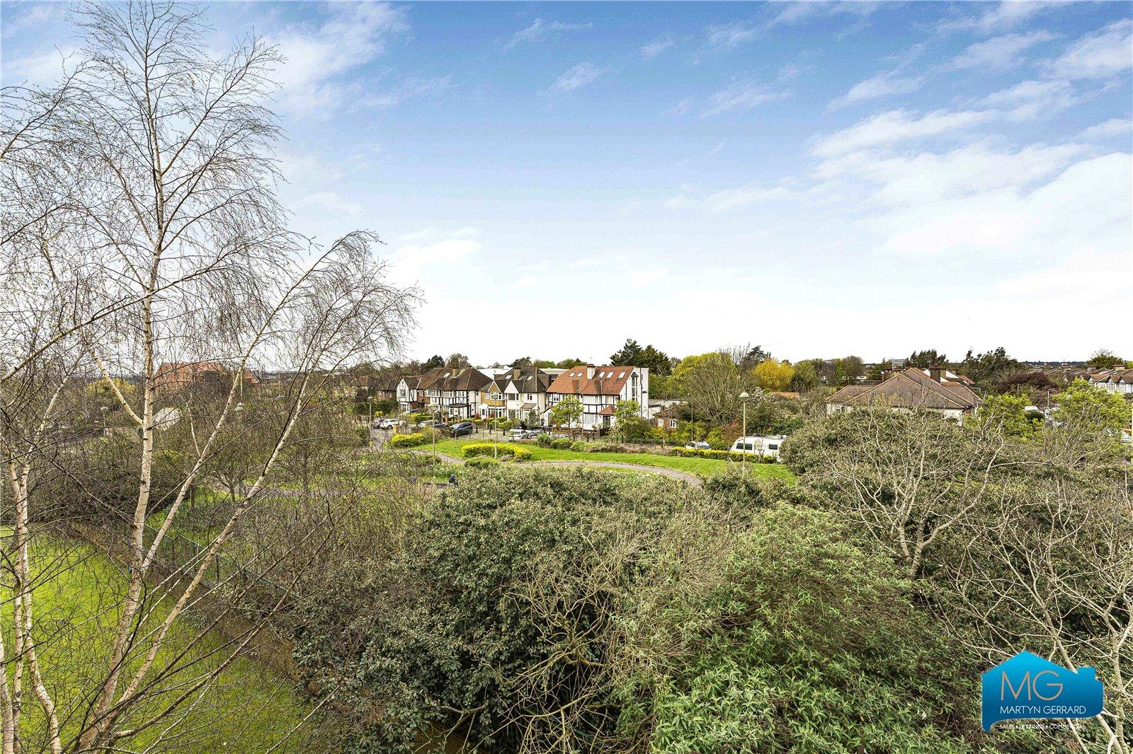 2 bedroom Apartment to rent - Martyn Gerrard