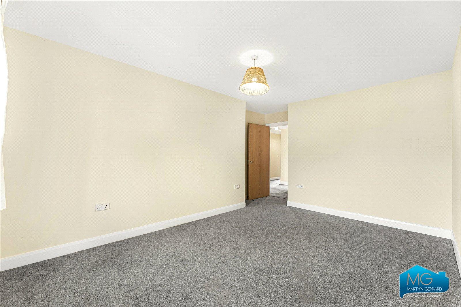 2 bedroom Apartment to rent - Martyn Gerrard