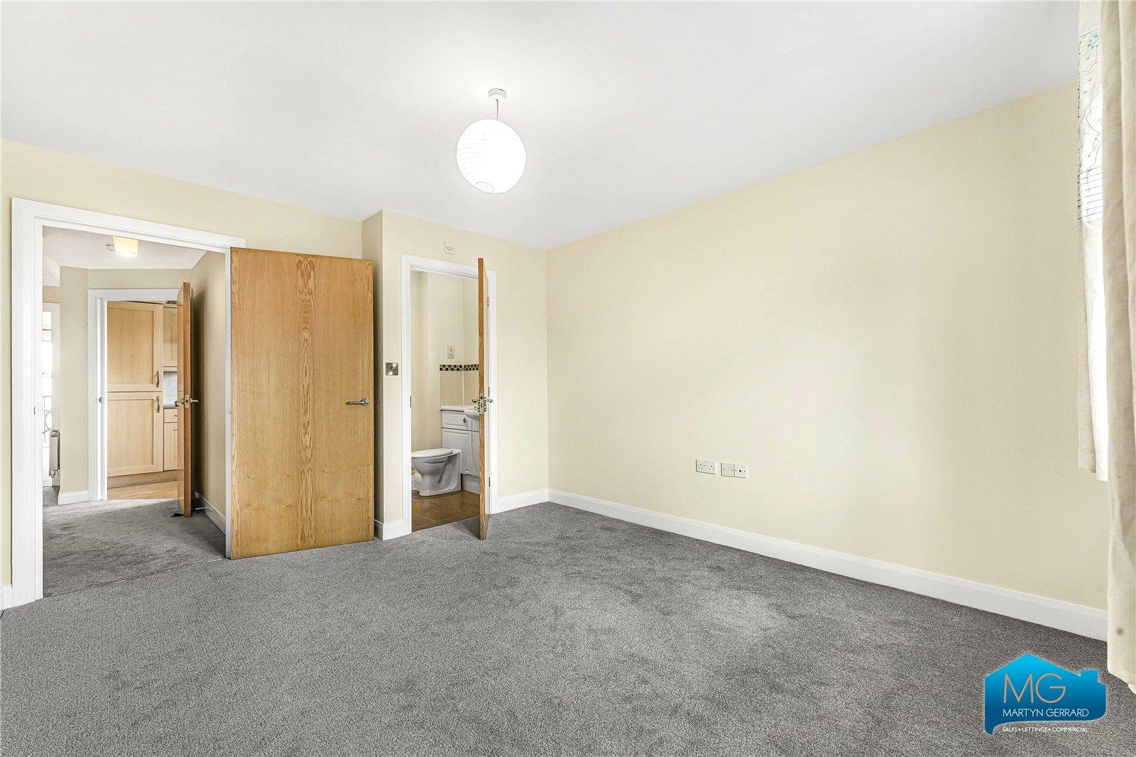 2 bedroom Apartment to rent - Martyn Gerrard