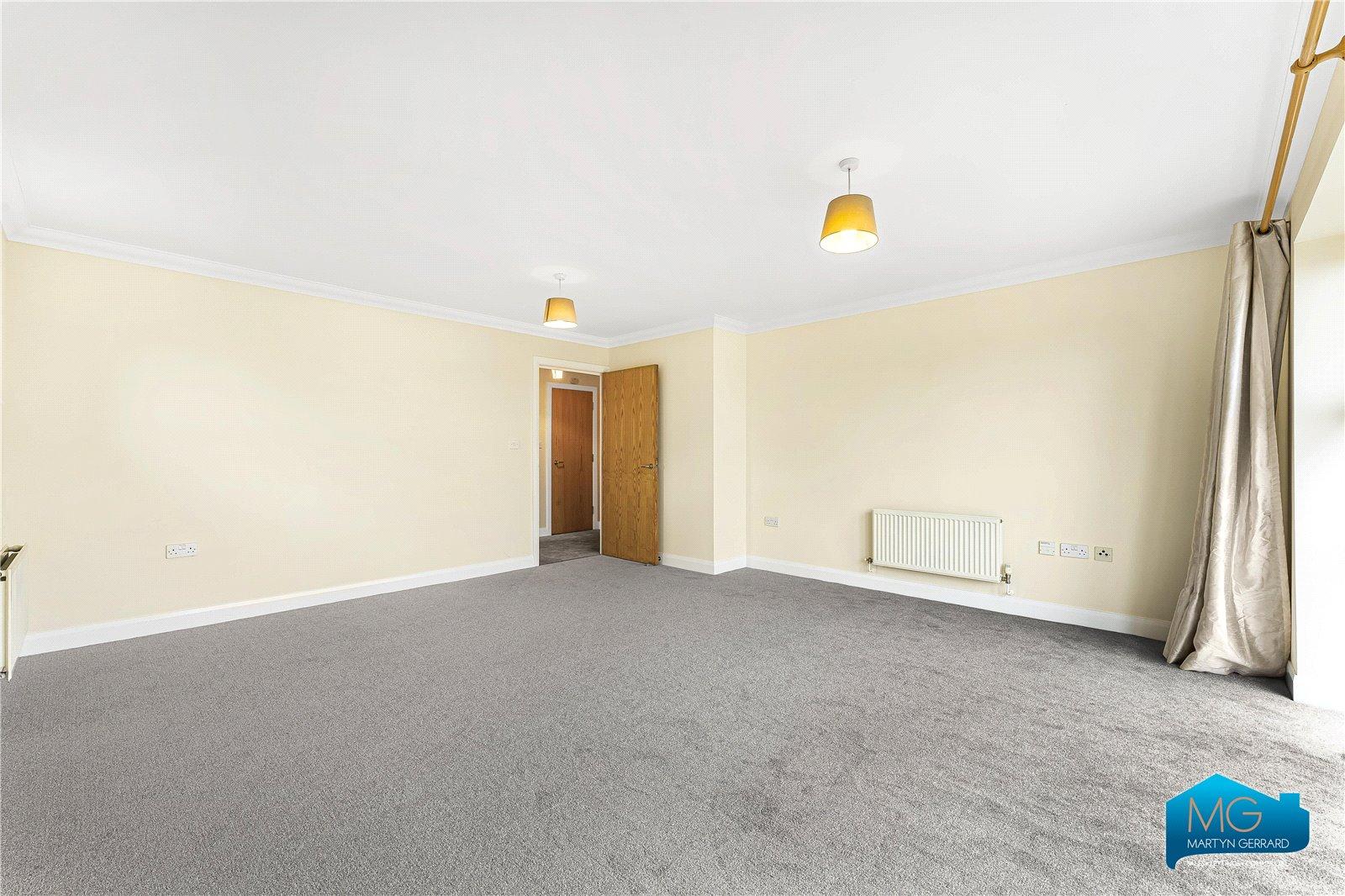 2 bedroom Apartment to rent - Martyn Gerrard