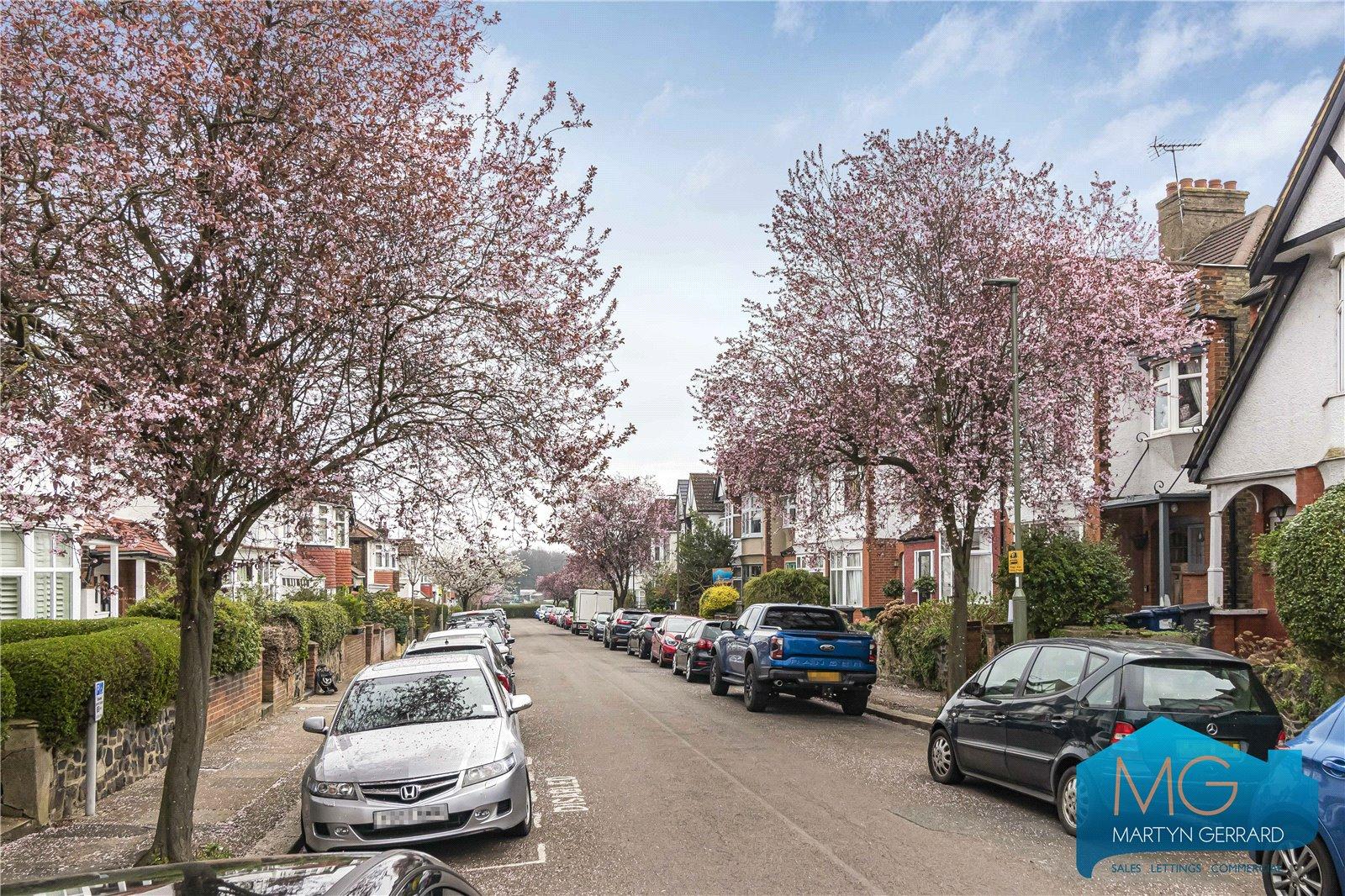 2 bedroom Apartment for sale - Martyn Gerrard