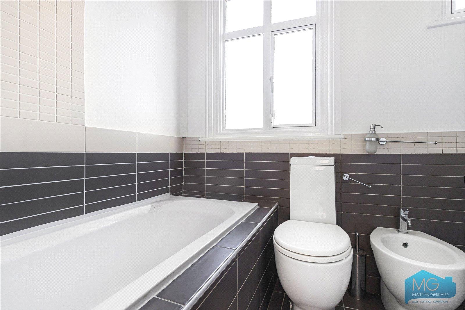 2 bedroom Apartment for sale - Martyn Gerrard