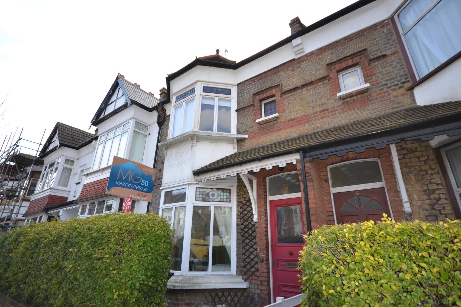 2 bedroom Ground Floor Flat to rent - Martyn Gerrard