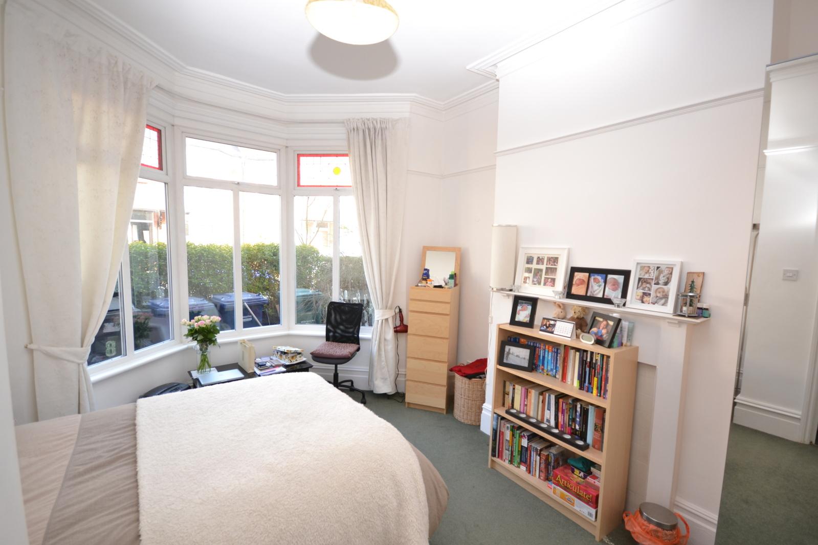 2 bedroom Ground Floor Flat to rent - Martyn Gerrard