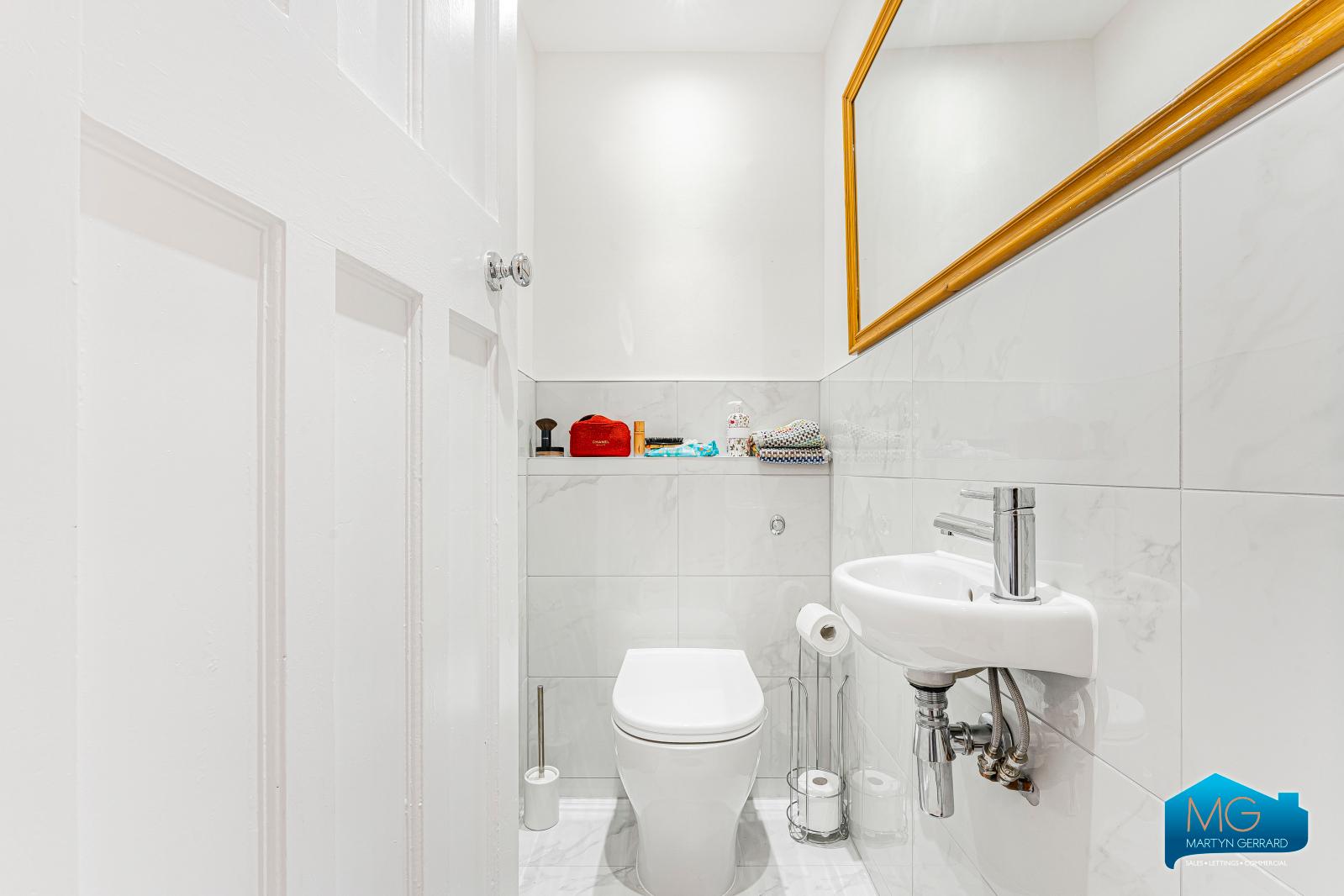3 bedroom Semi-Detached House to rent - Martyn Gerrard
