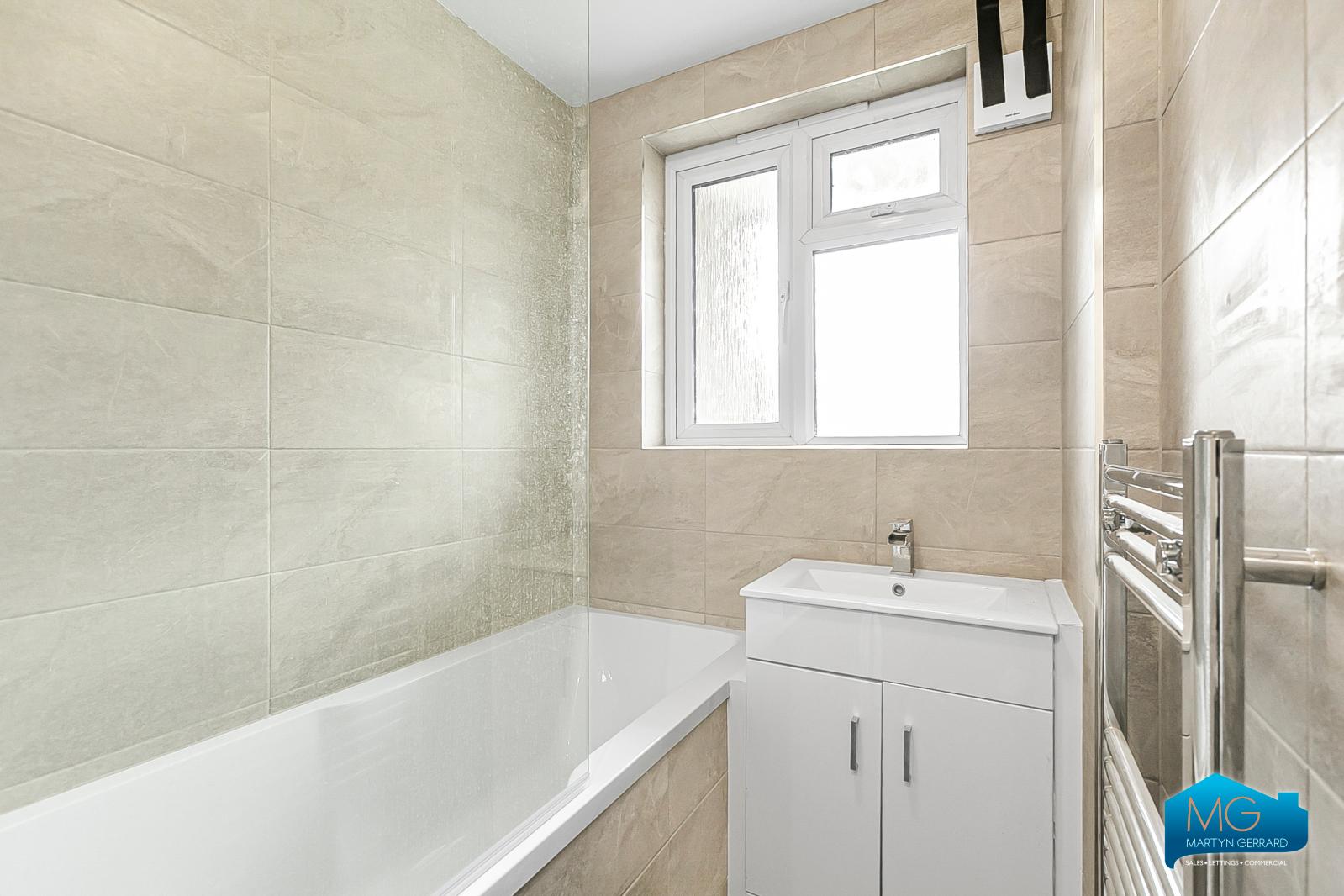 3 bedroom Ground Floor Flat to rent - Martyn Gerrard