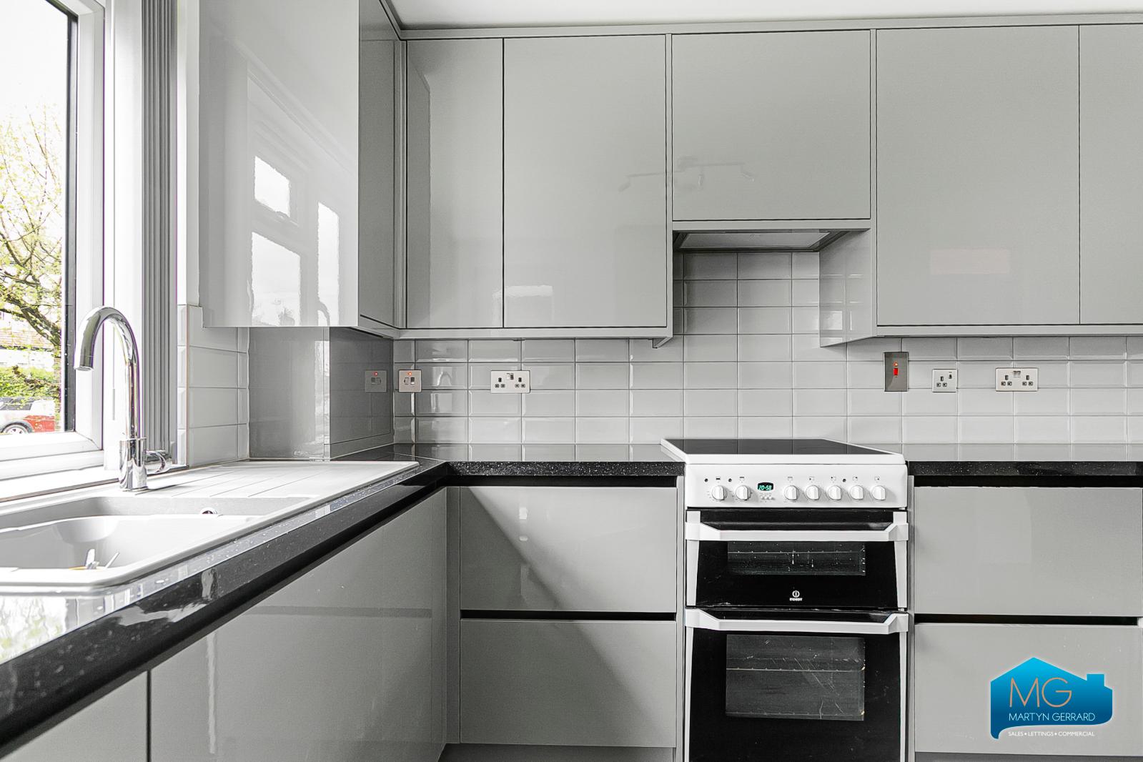 3 bedroom Ground Floor Flat to rent - Martyn Gerrard