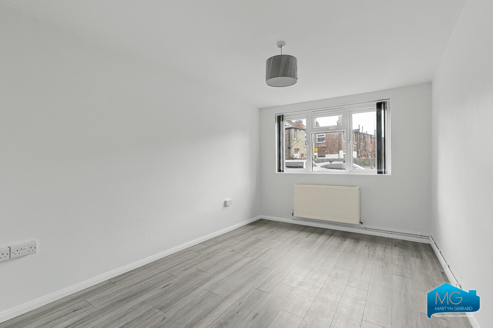 3 bedroom Ground Floor Flat to rent - Martyn Gerrard