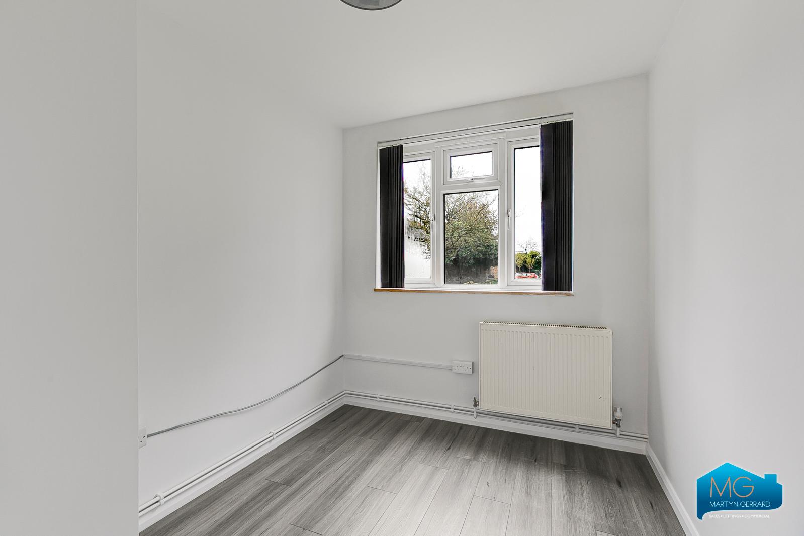 3 bedroom Ground Floor Flat to rent - Martyn Gerrard