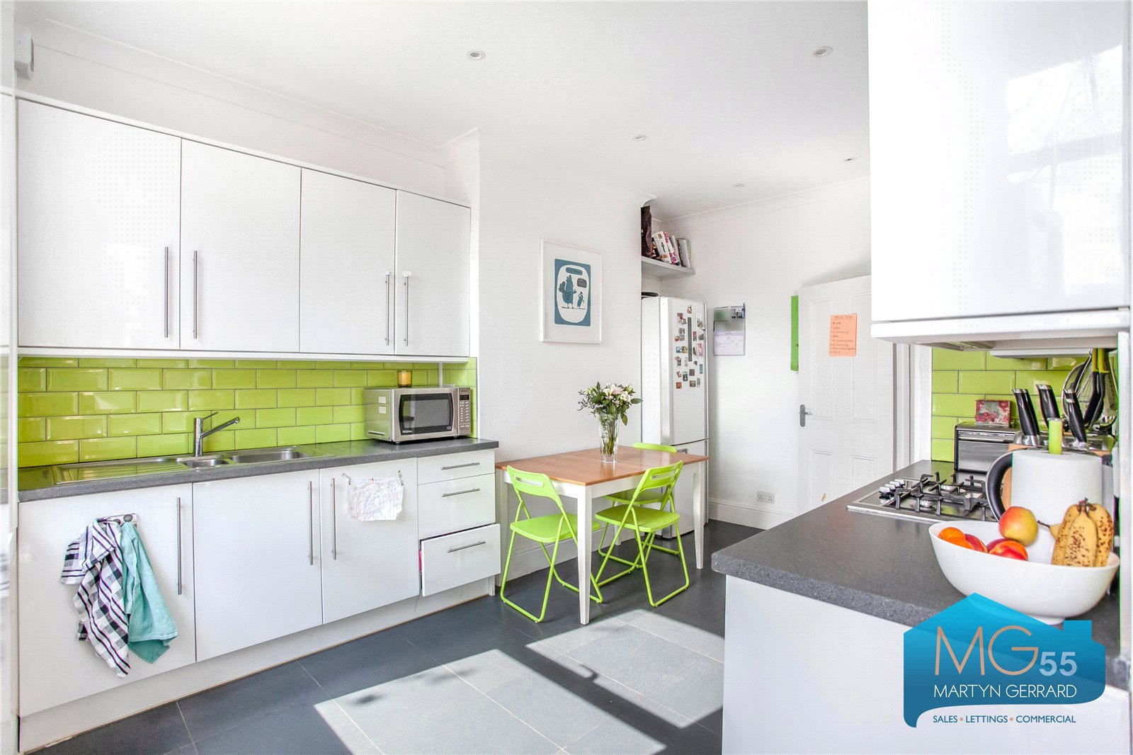 2 bedroom Ground Floor Flat to rent - Martyn Gerrard