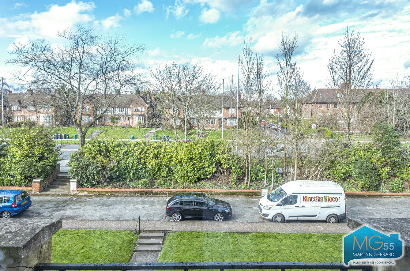 2 bedroom Apartment to rent - Martyn Gerrard