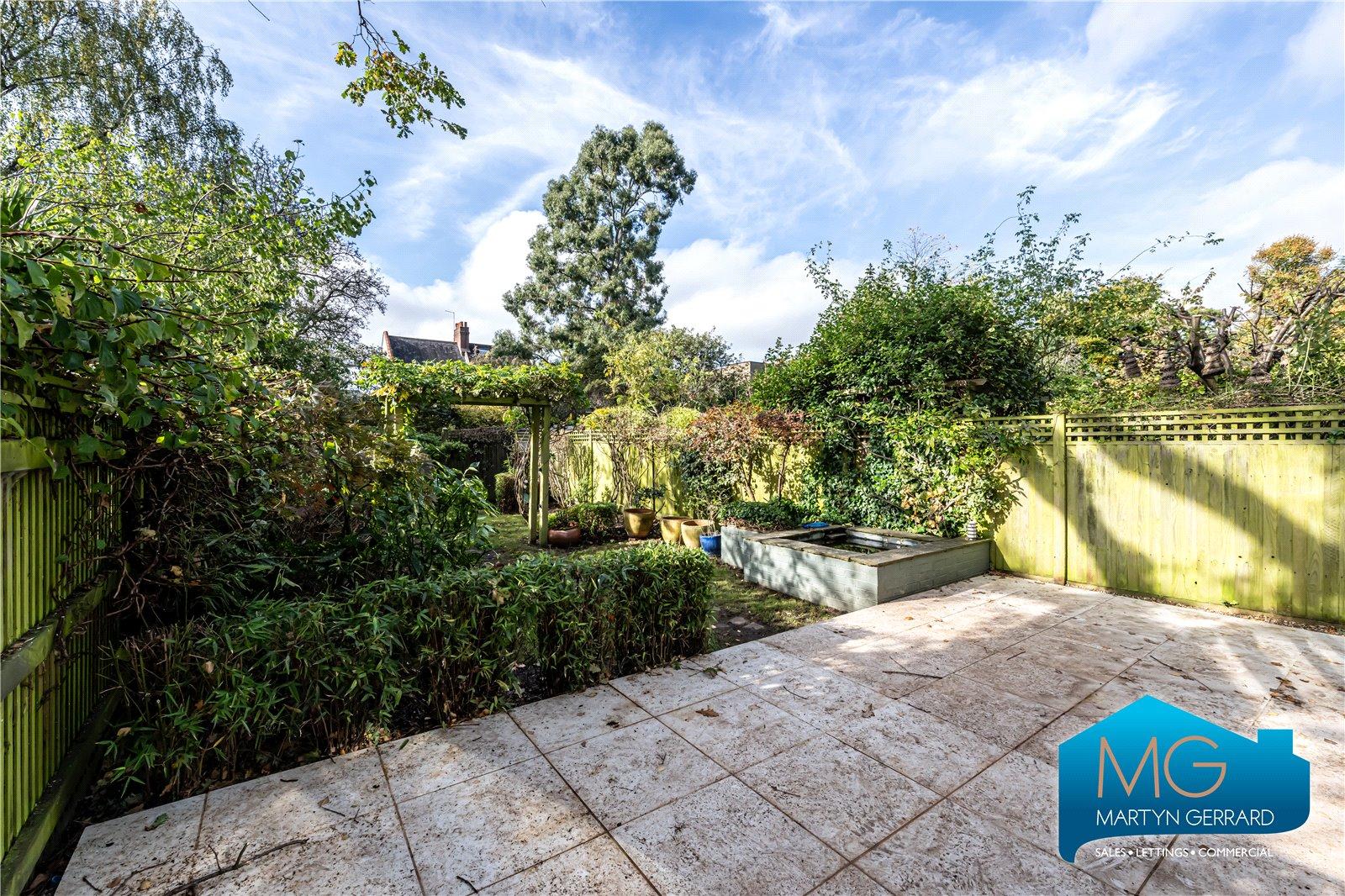 6 bedroom Semi-Detached House to rent - Martyn Gerrard