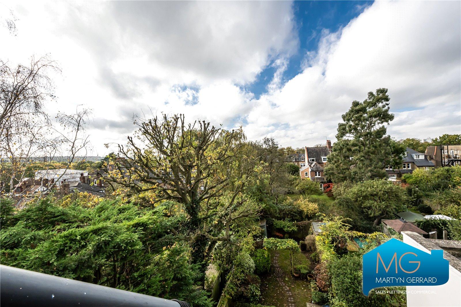 6 bedroom Semi-Detached House to rent - Martyn Gerrard