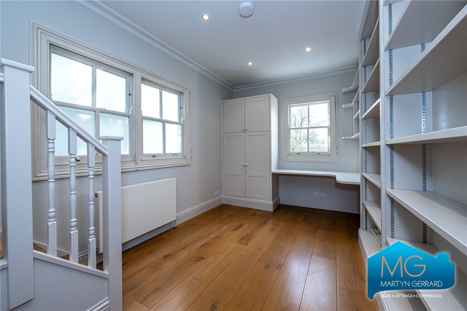 6 bedroom Semi-Detached House to rent - Martyn Gerrard