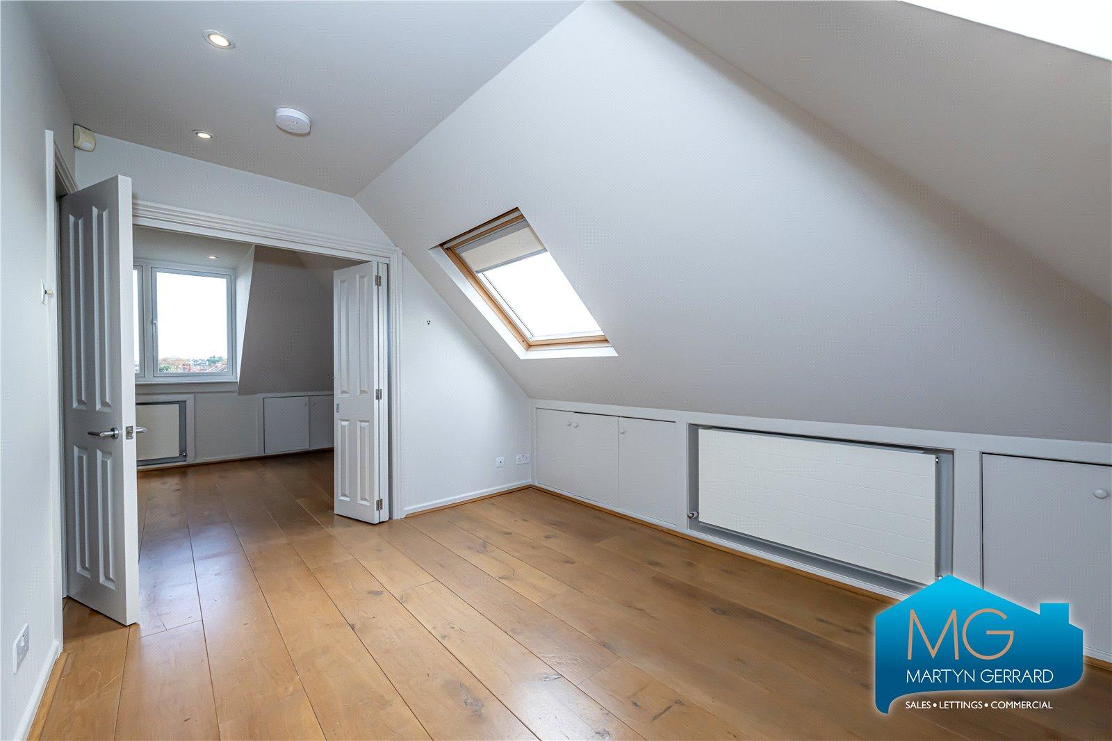 6 bedroom Semi-Detached House to rent - Martyn Gerrard