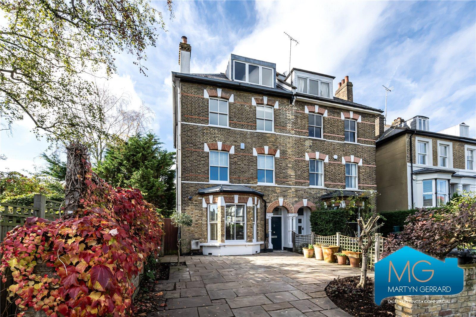 6 bedroom Semi-Detached House to rent - Martyn Gerrard