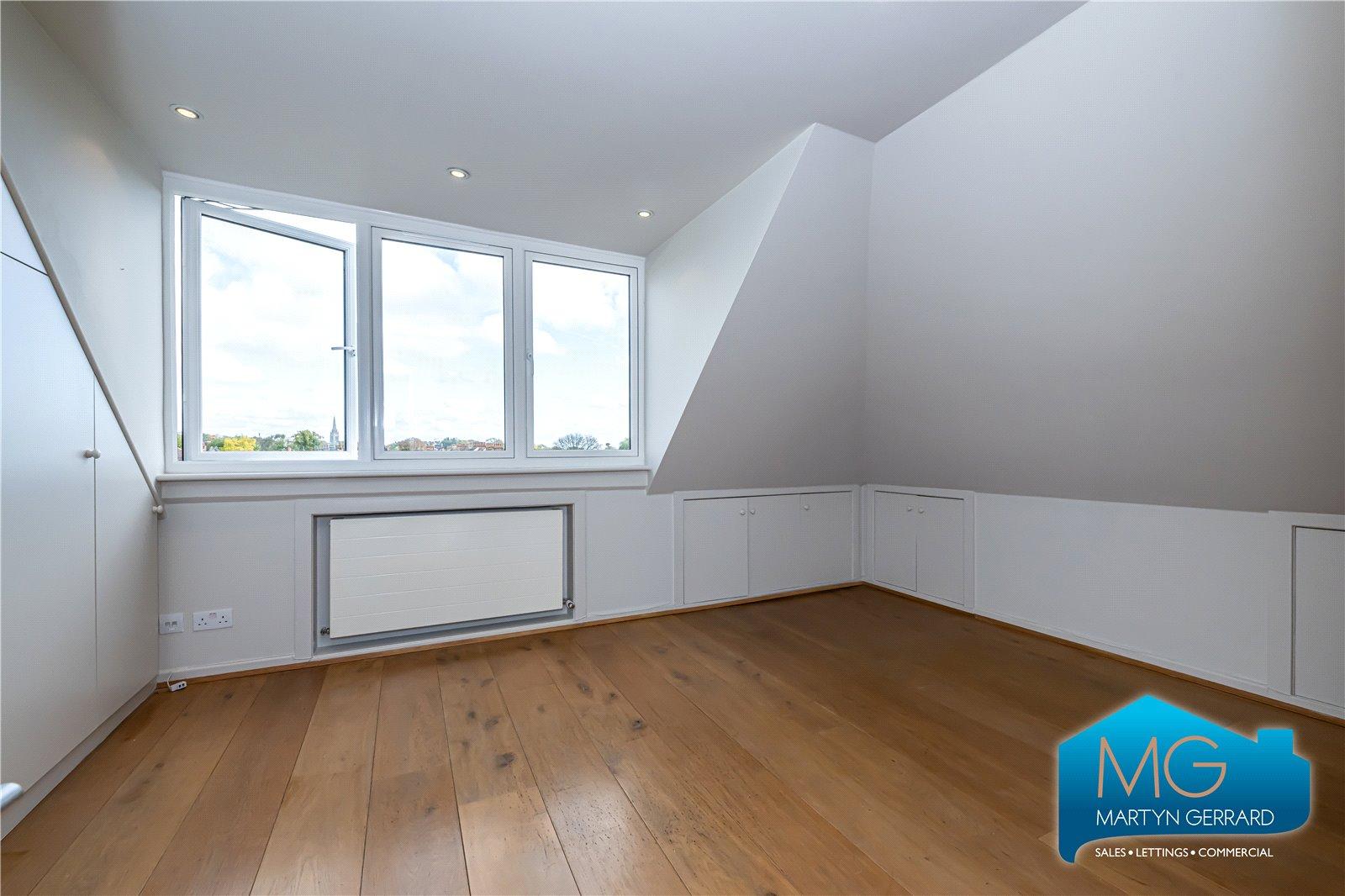6 bedroom Semi-Detached House to rent - Martyn Gerrard