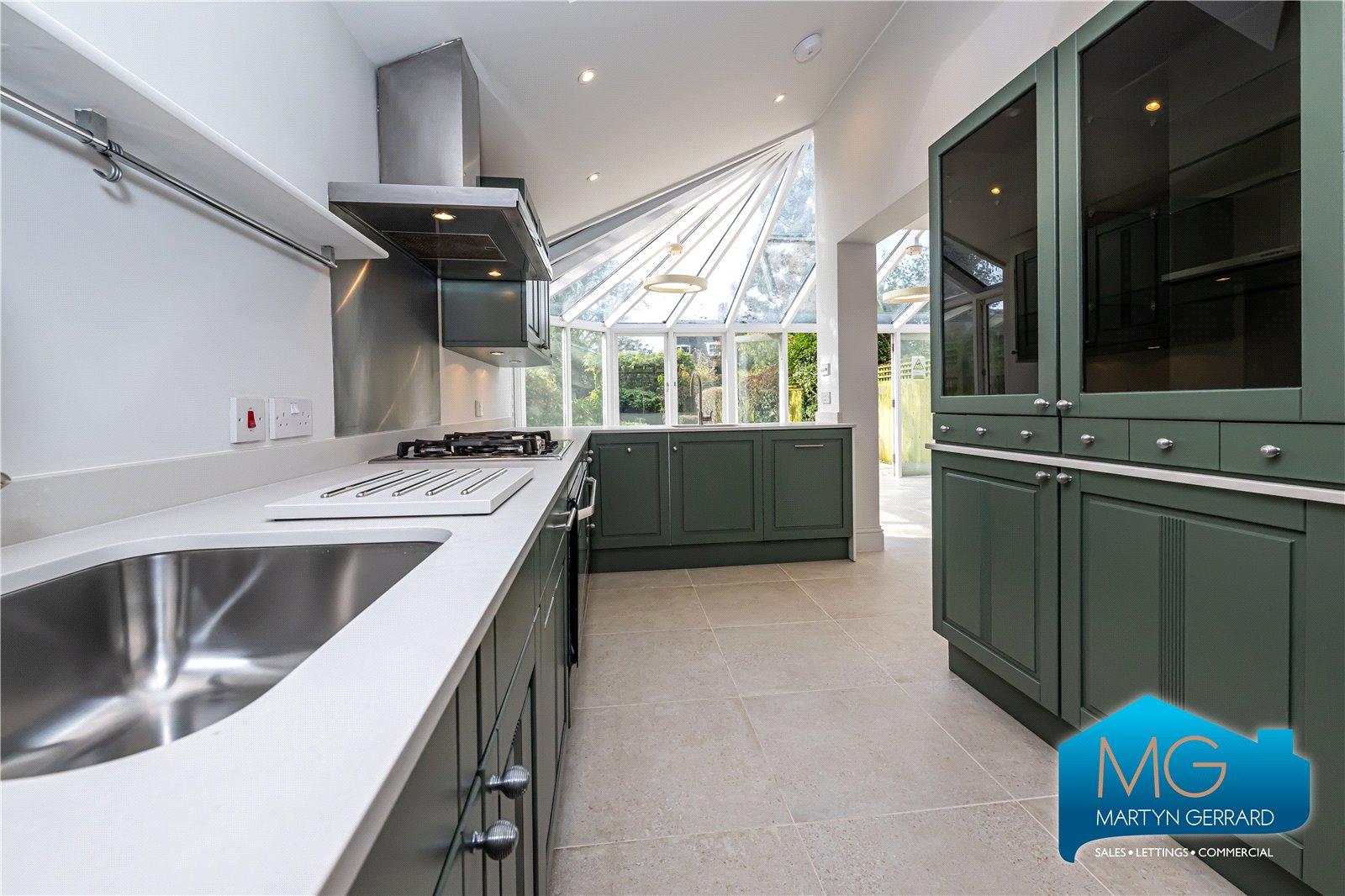 6 bedroom Semi-Detached House to rent - Martyn Gerrard