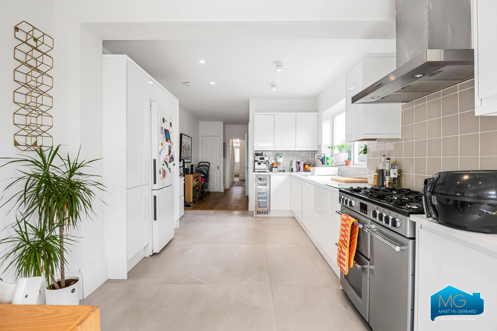 5 bedroom Terraced House to rent - Martyn Gerrard
