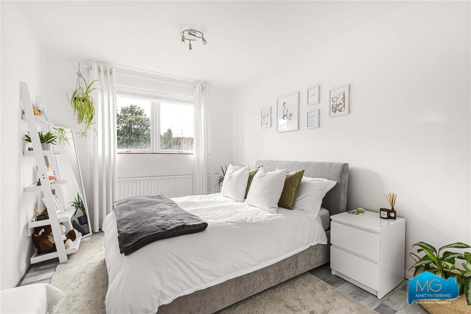2 bedroom Apartment to rent - Martyn Gerrard
