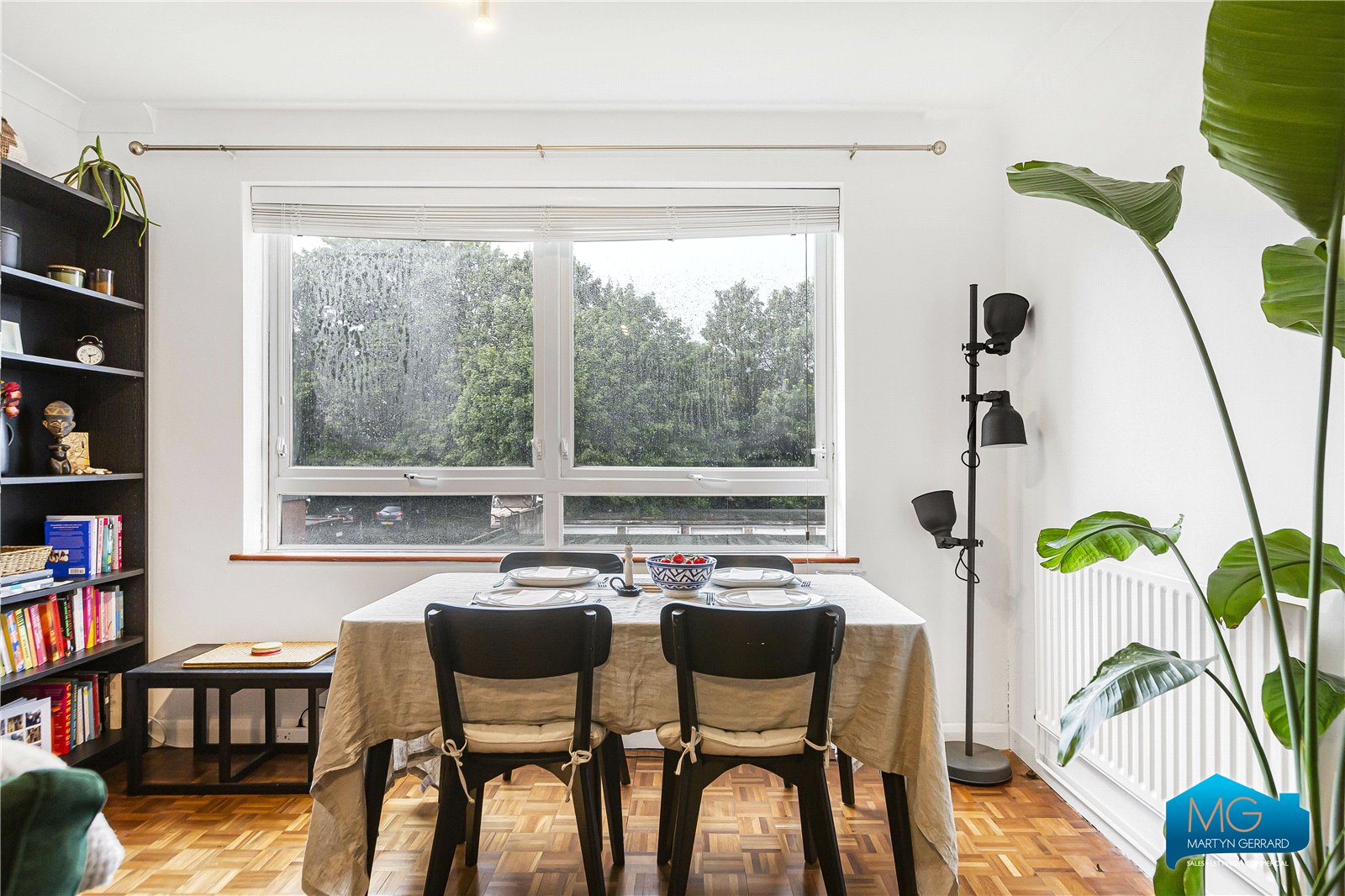 2 bedroom Apartment to rent - Martyn Gerrard