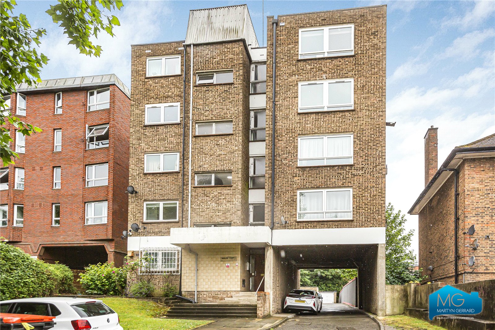 2 bedroom Apartment to rent - Martyn Gerrard