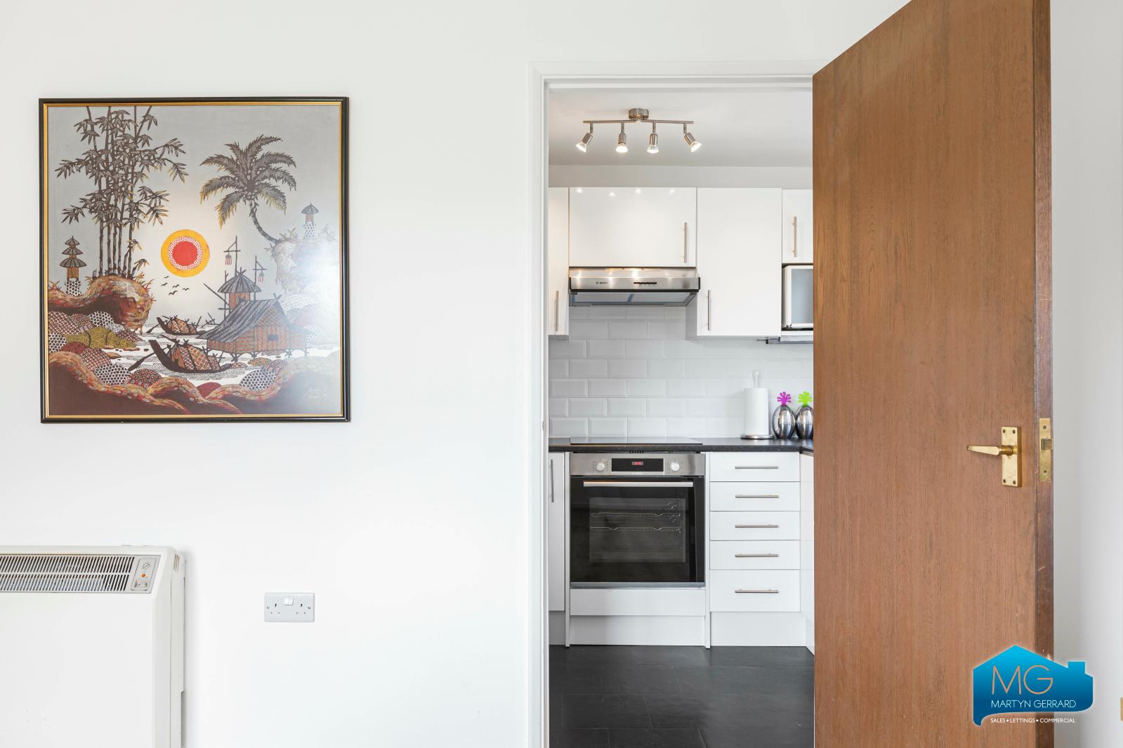 2 bedroom Apartment to rent - Martyn Gerrard