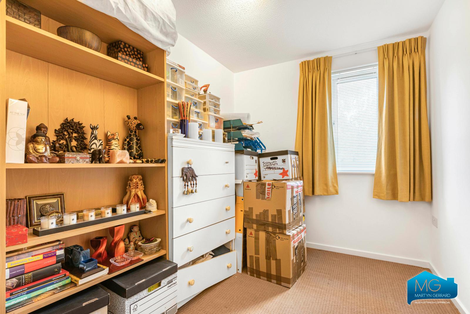 2 bedroom Apartment to rent - Martyn Gerrard