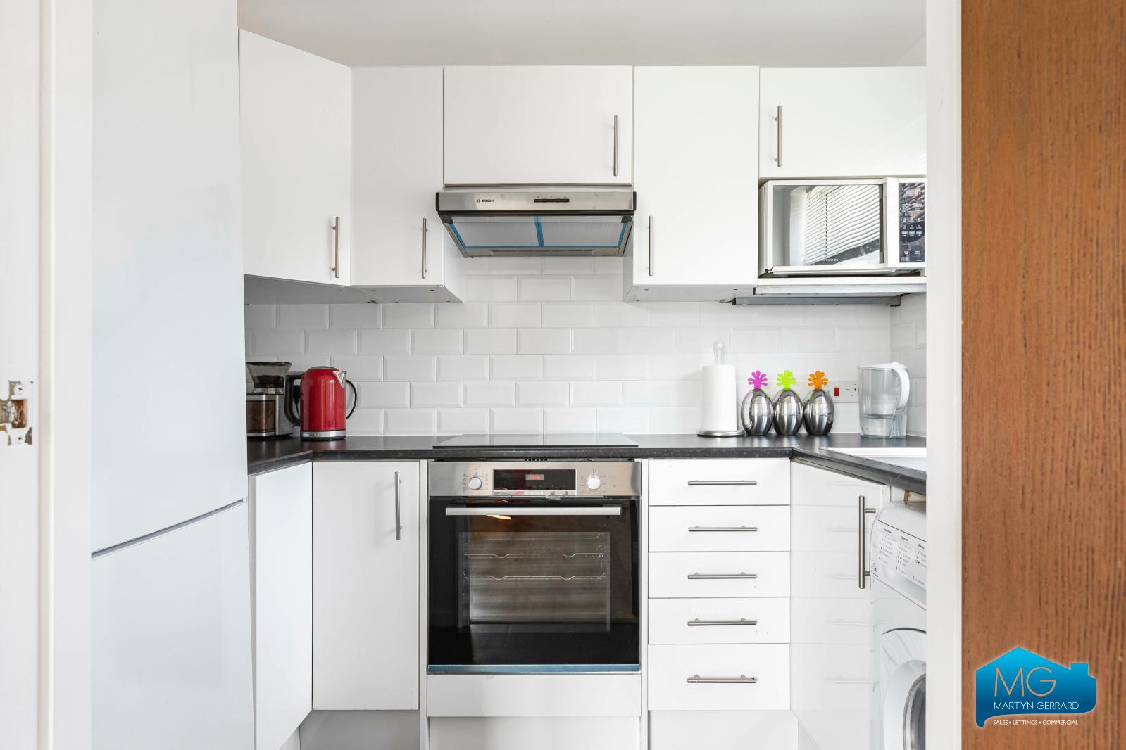 2 bedroom Apartment to rent - Martyn Gerrard