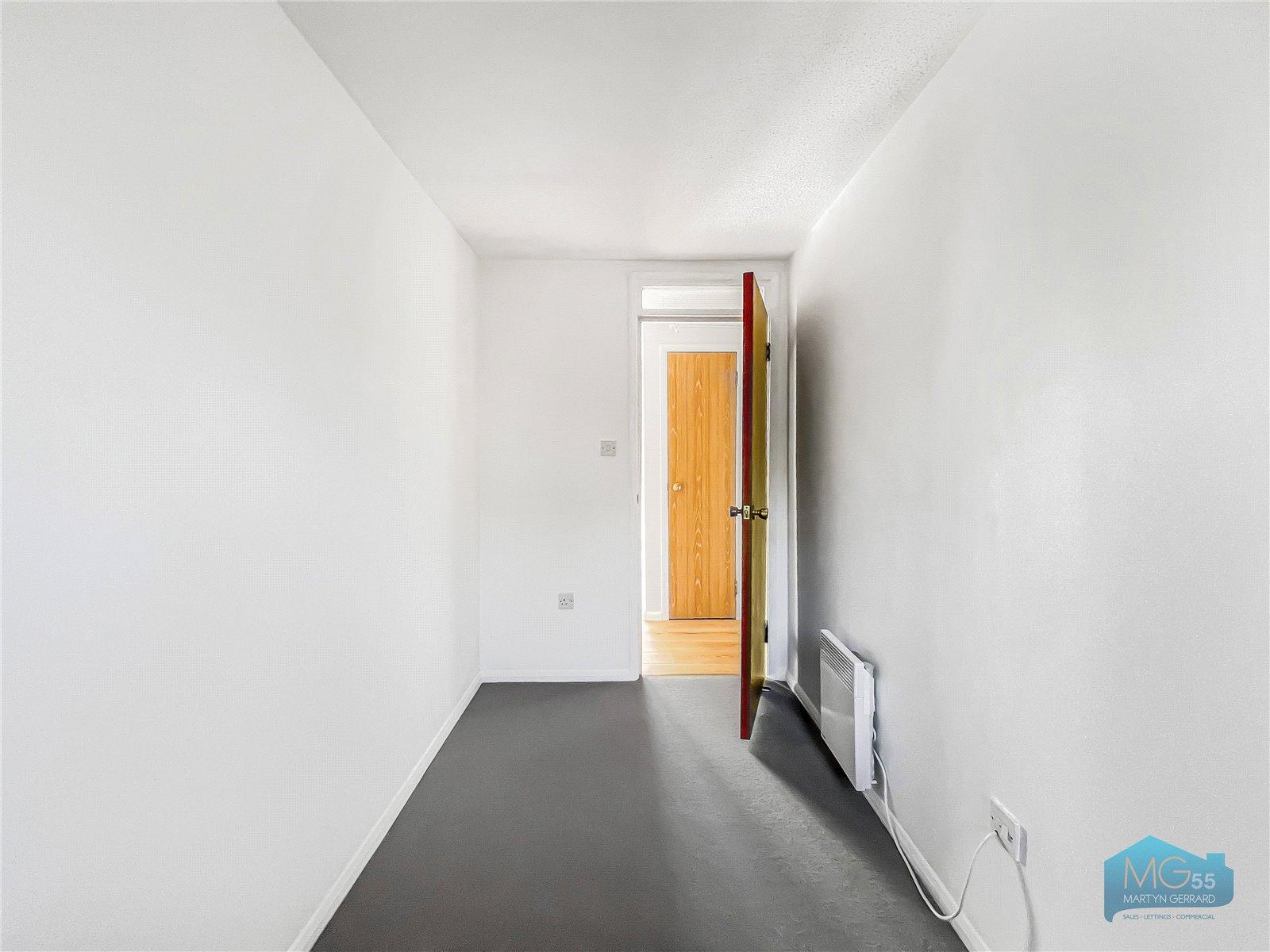 2 bedroom Ground Floor Flat to rent - Martyn Gerrard